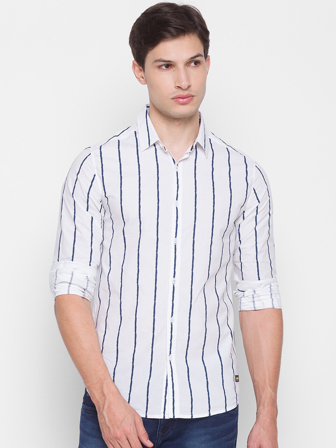 

SPYKAR Men White Slim Fit Opaque Striped Casual Shirt