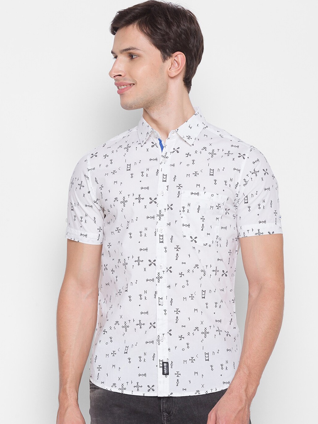 

SPYKAR Men White Slim Fit Opaque Printed Casual Shirt