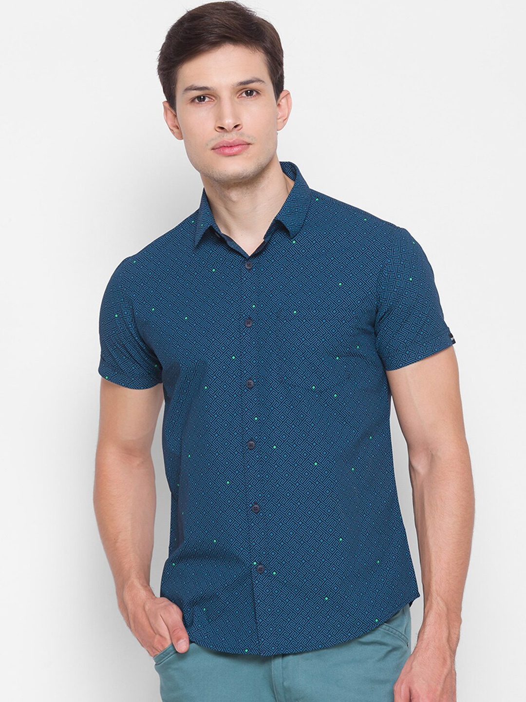 

SPYKAR Men Blue Slim Fit Opaque Printed Pure Cotton Casual Shirt