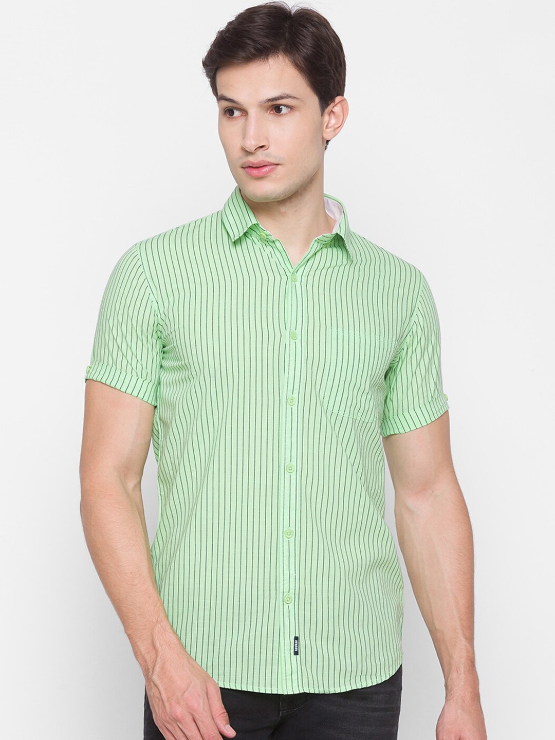 

SPYKAR Men Green Slim Fit Opaque Casual Shirt