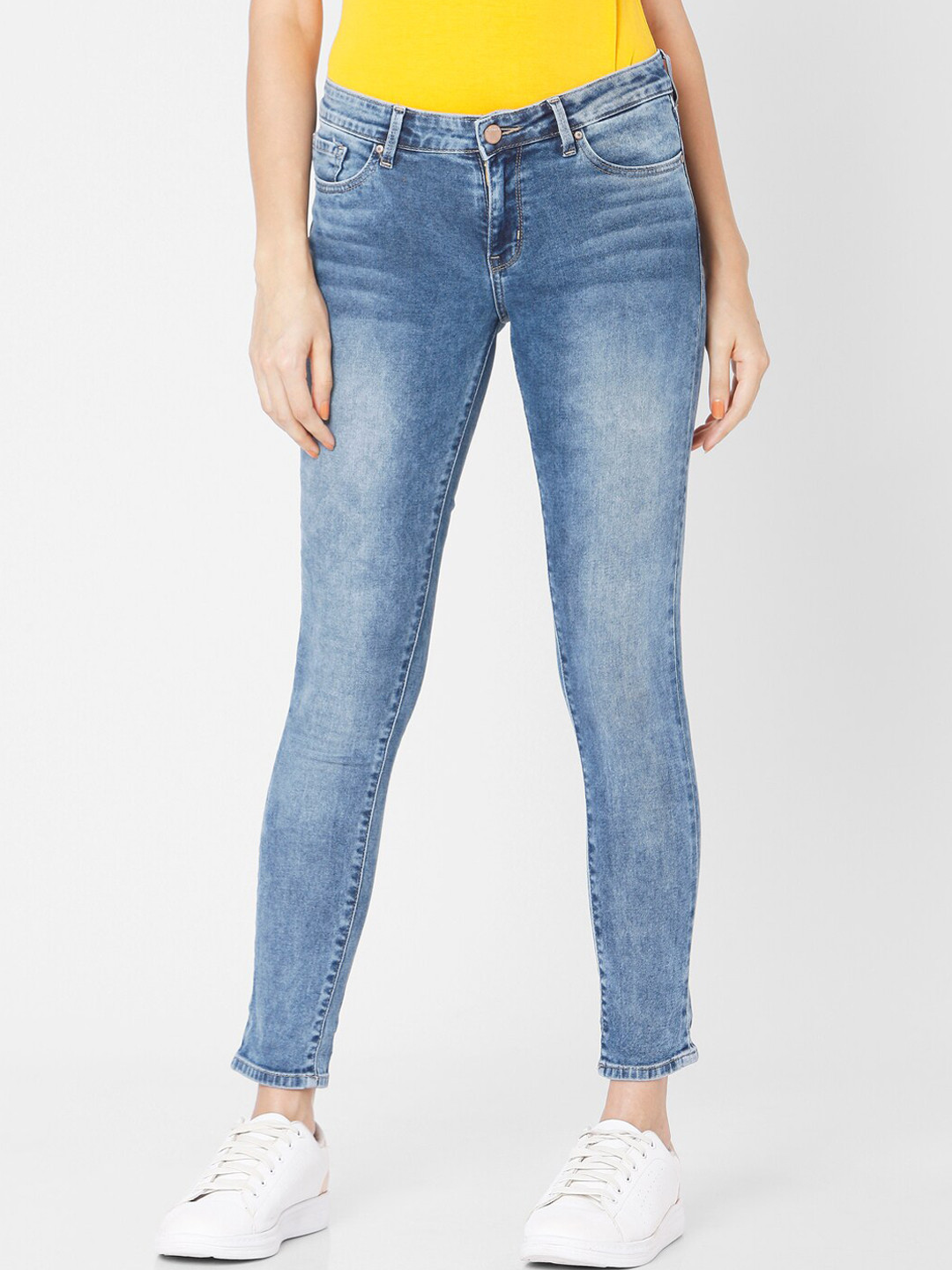 

SPYKAR Women Blue Skinny Fit Low-Rise Mildly Distressed Heavy Fade Jeans