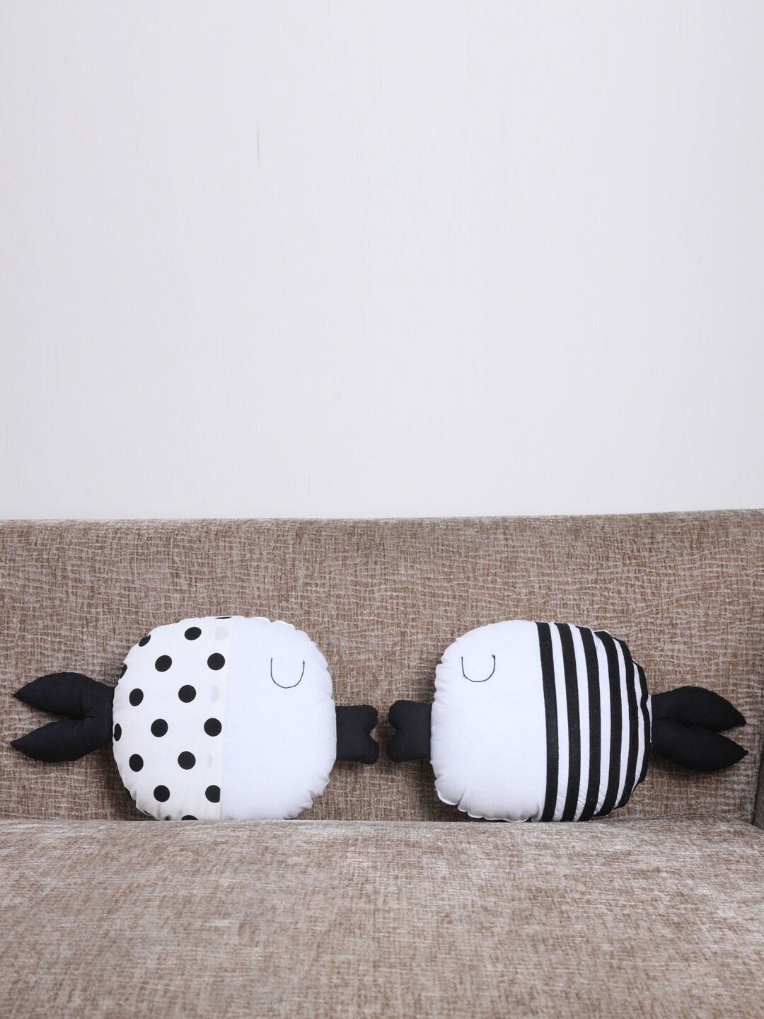 

My Gift Booth Set Of 2 White & Black Fish Shaped Cushions