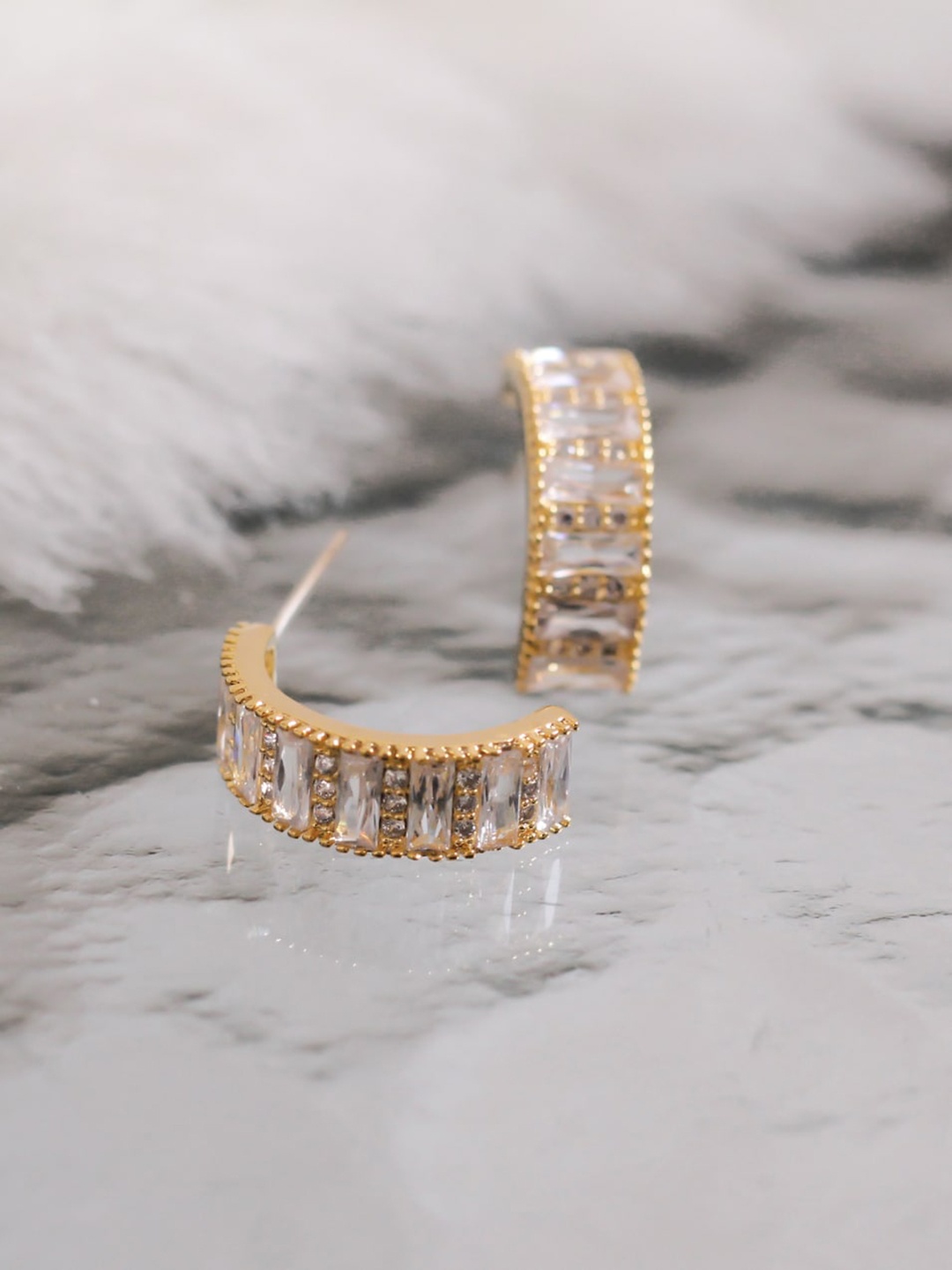 

Bellofox Gold-Toned Gold Plated Contemporary Hoop Earrings