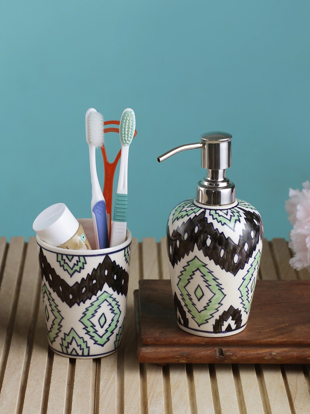 

VarEesha Green & Black Aztec Printed Ceramic Bathroom Accessories Set