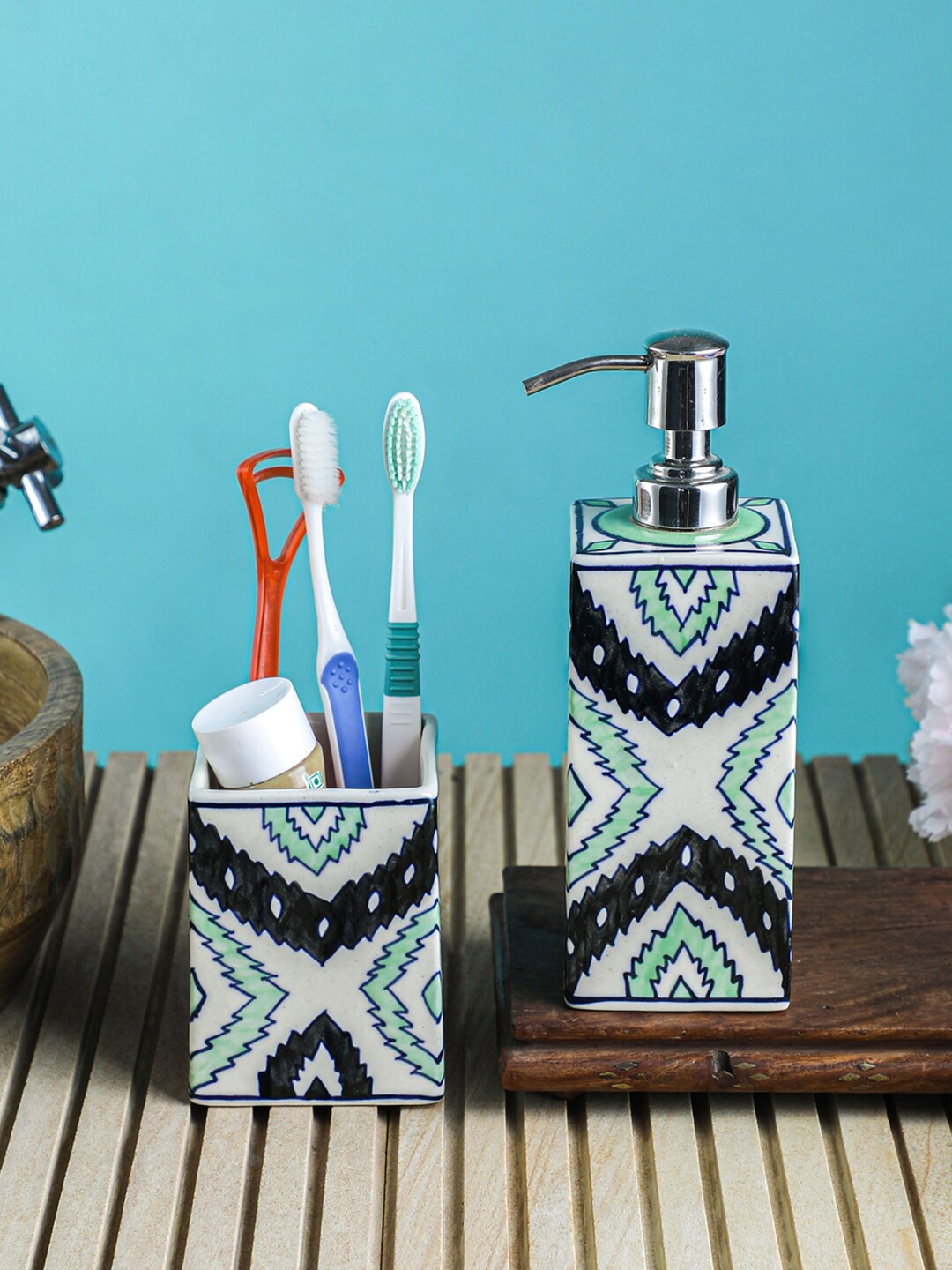 

VarEesha Set Of 2 Green & Black Geometric Printed Ceramic Bath Accessories