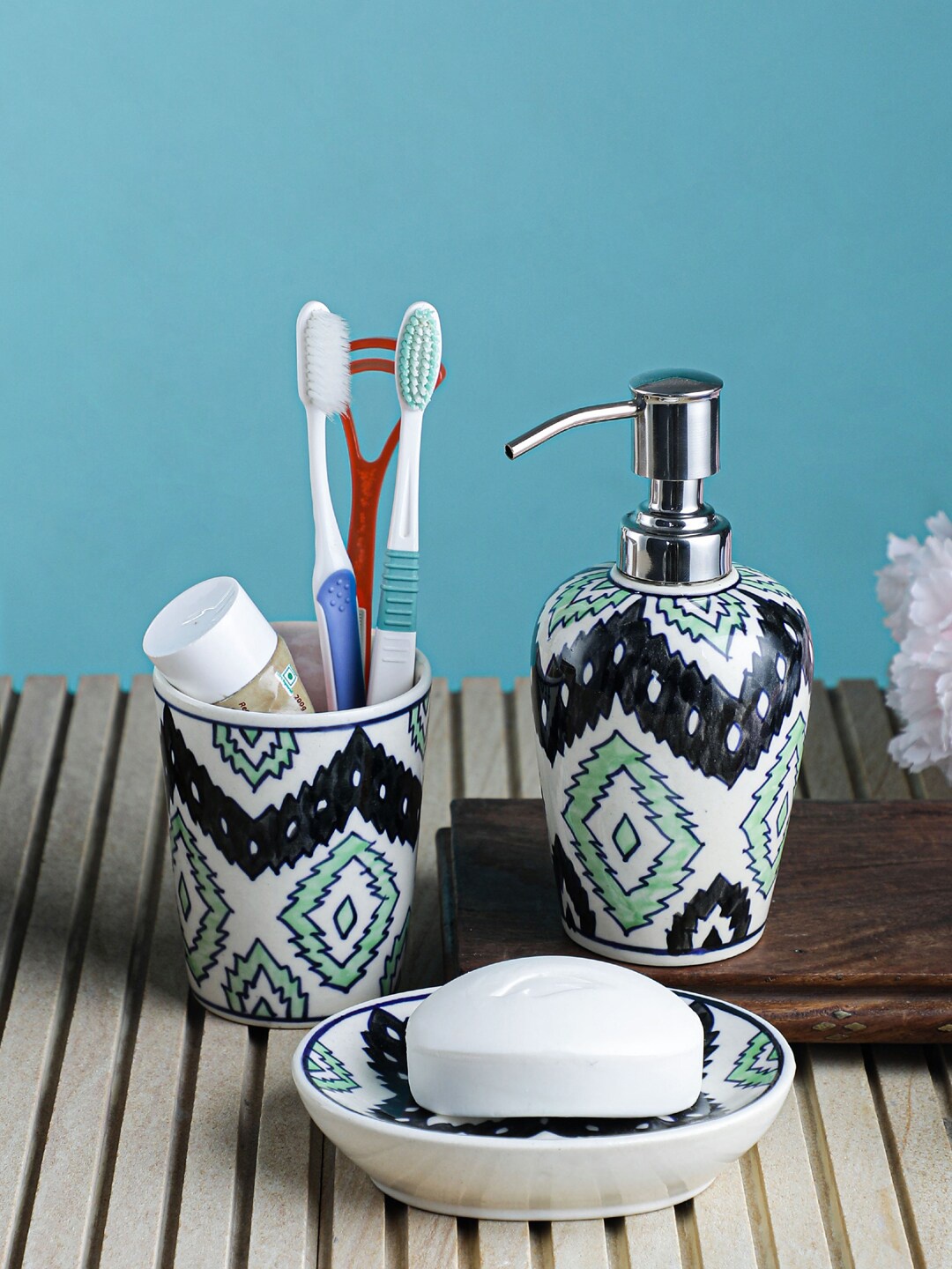 

VarEesha Set of 3 White & Green Geometric Printed Ceramic Bath Accessories Set