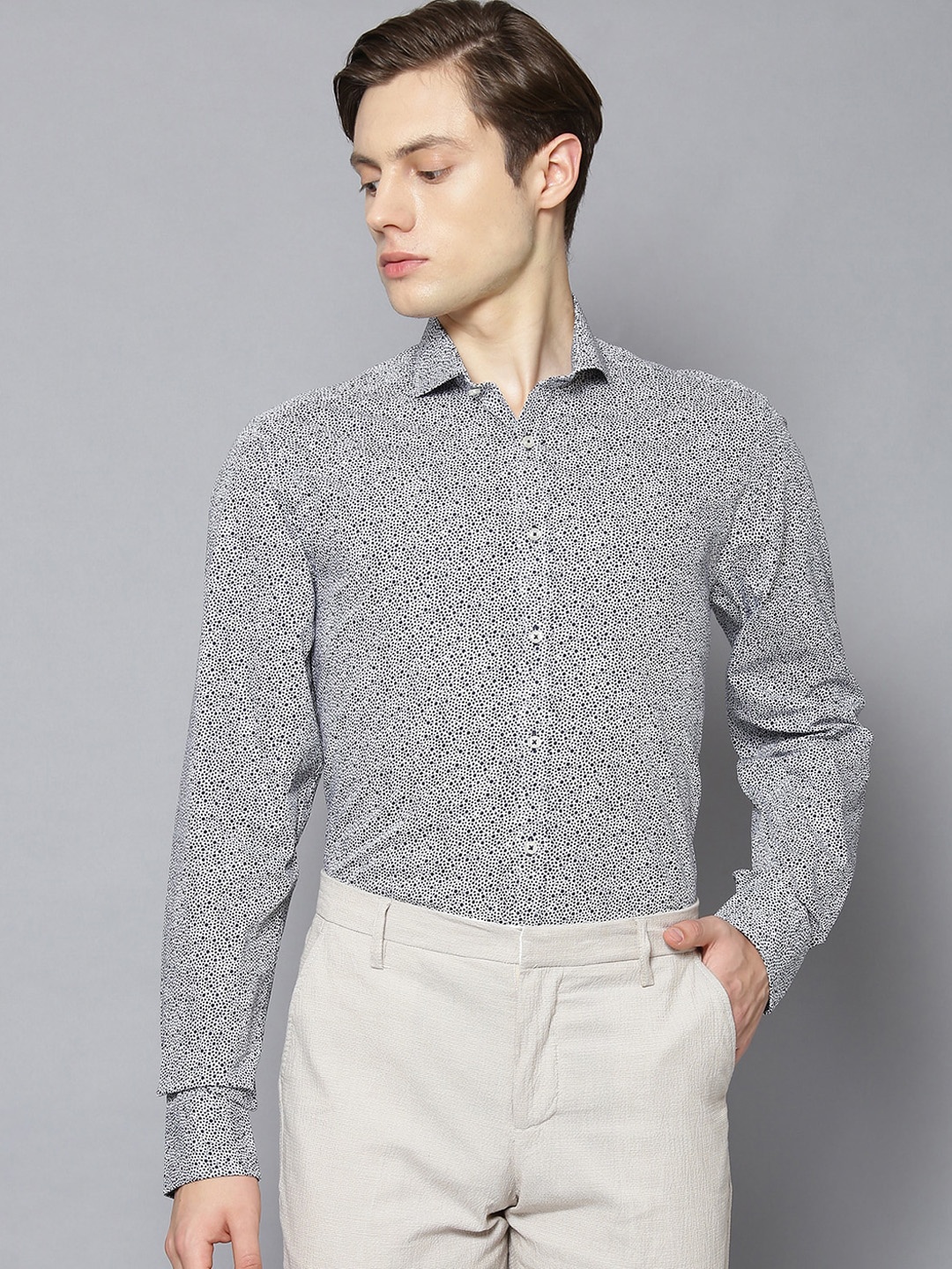

Bruun & Stengade Men White Floral Opaque Printed Casual Shirt