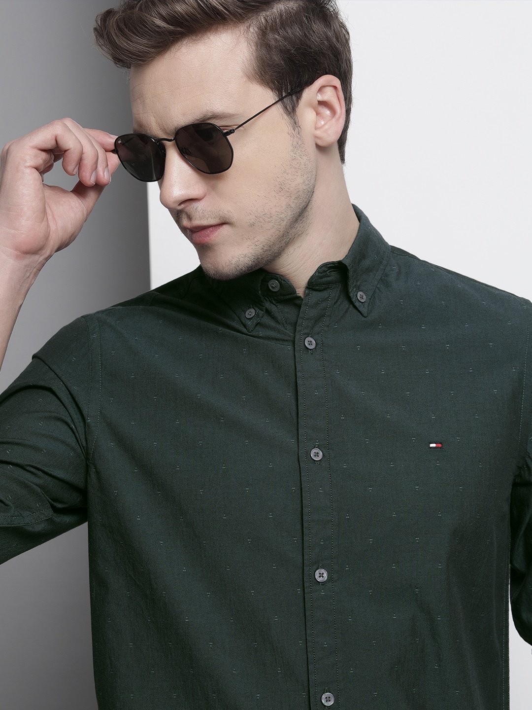 

Tommy Hilfiger Men Green Slim Fit Printed Casual Shirt