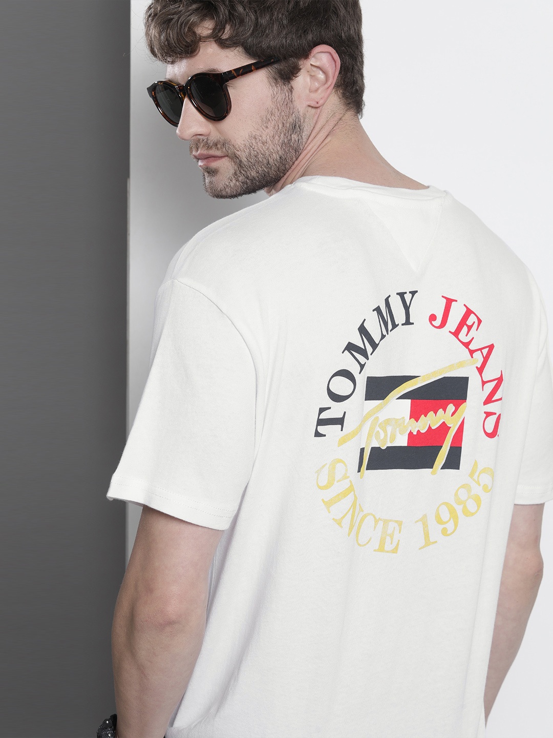 

Tommy Hilfiger Men White Brand Logo Printed Pure Cotton T-shirt