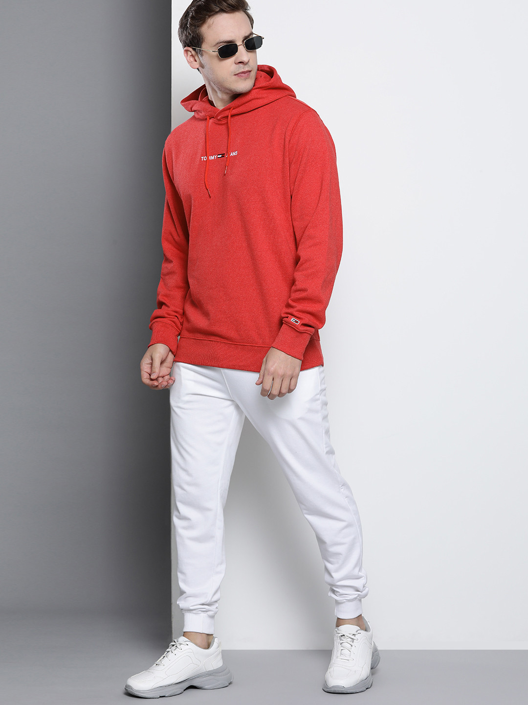 

Tommy Hilfiger Men Red Embroidered Hooded Sweatshirt