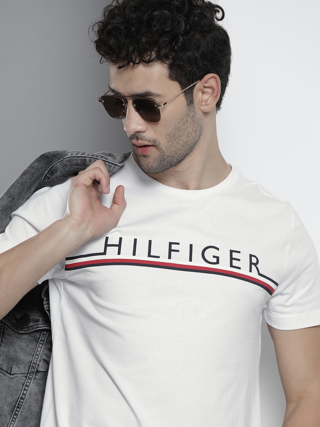 

Tommy Hilfiger Men White Brand Logo Printed Organic Cotton T-shirt