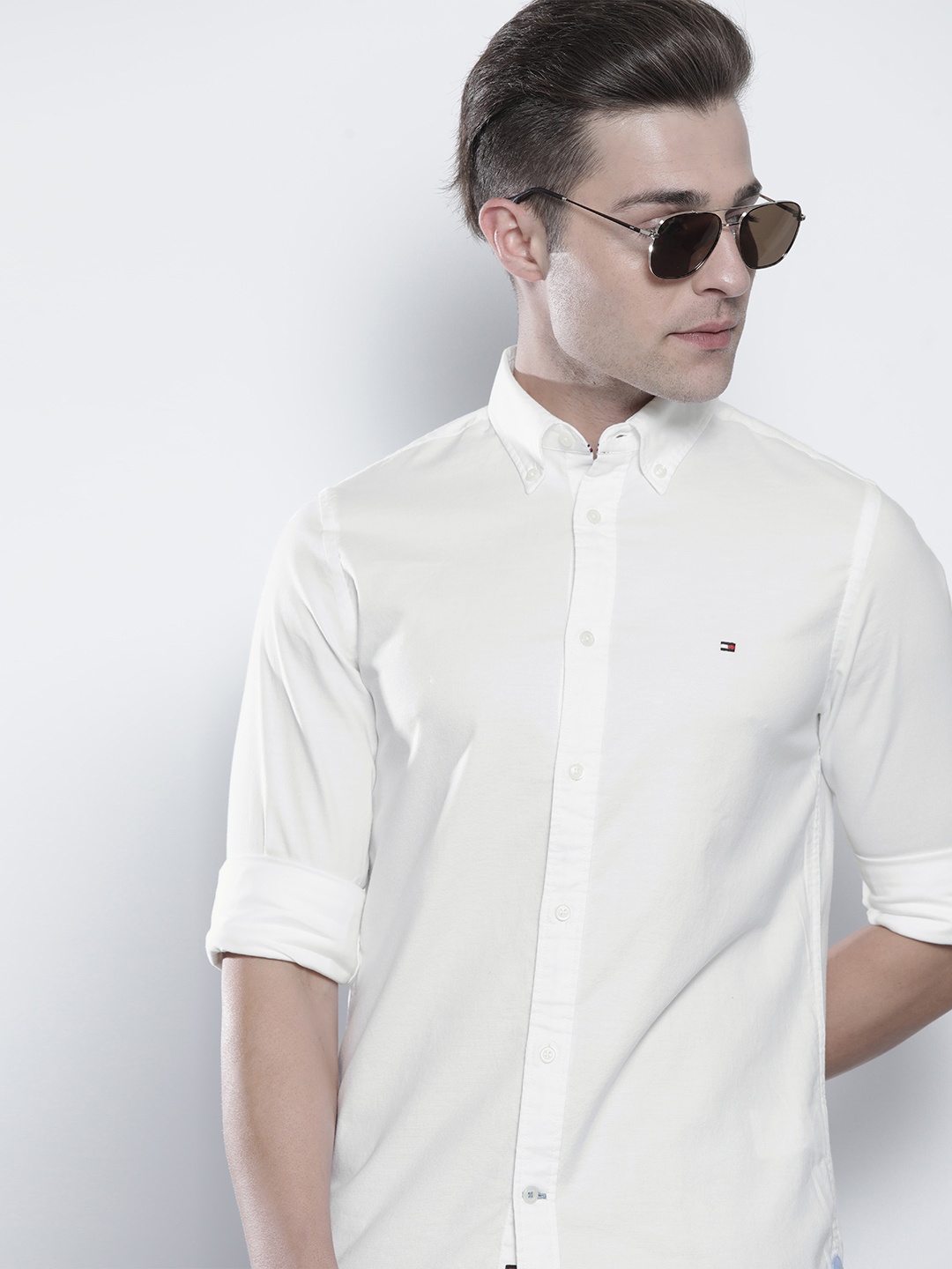 

Tommy Hilfiger Men White Slim Fit Opaque Oxford Casual Shirt