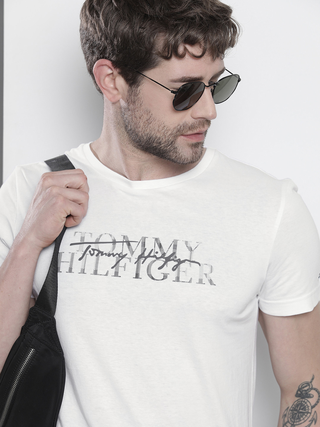 

Tommy Hilfiger Men White Brand Logo Printed Pure Cotton T-shirt