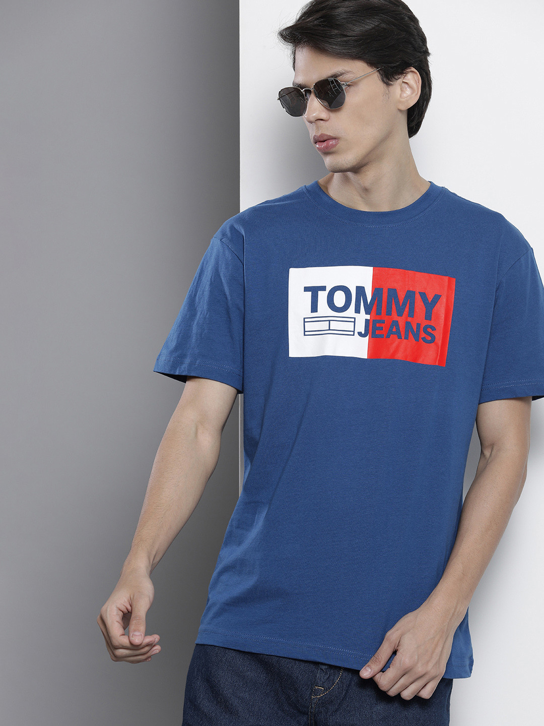 

Tommy Hilfiger Men Blue Brand Logo Printed Drop-Shoulder Sleeves Pure Cotton T-shirt