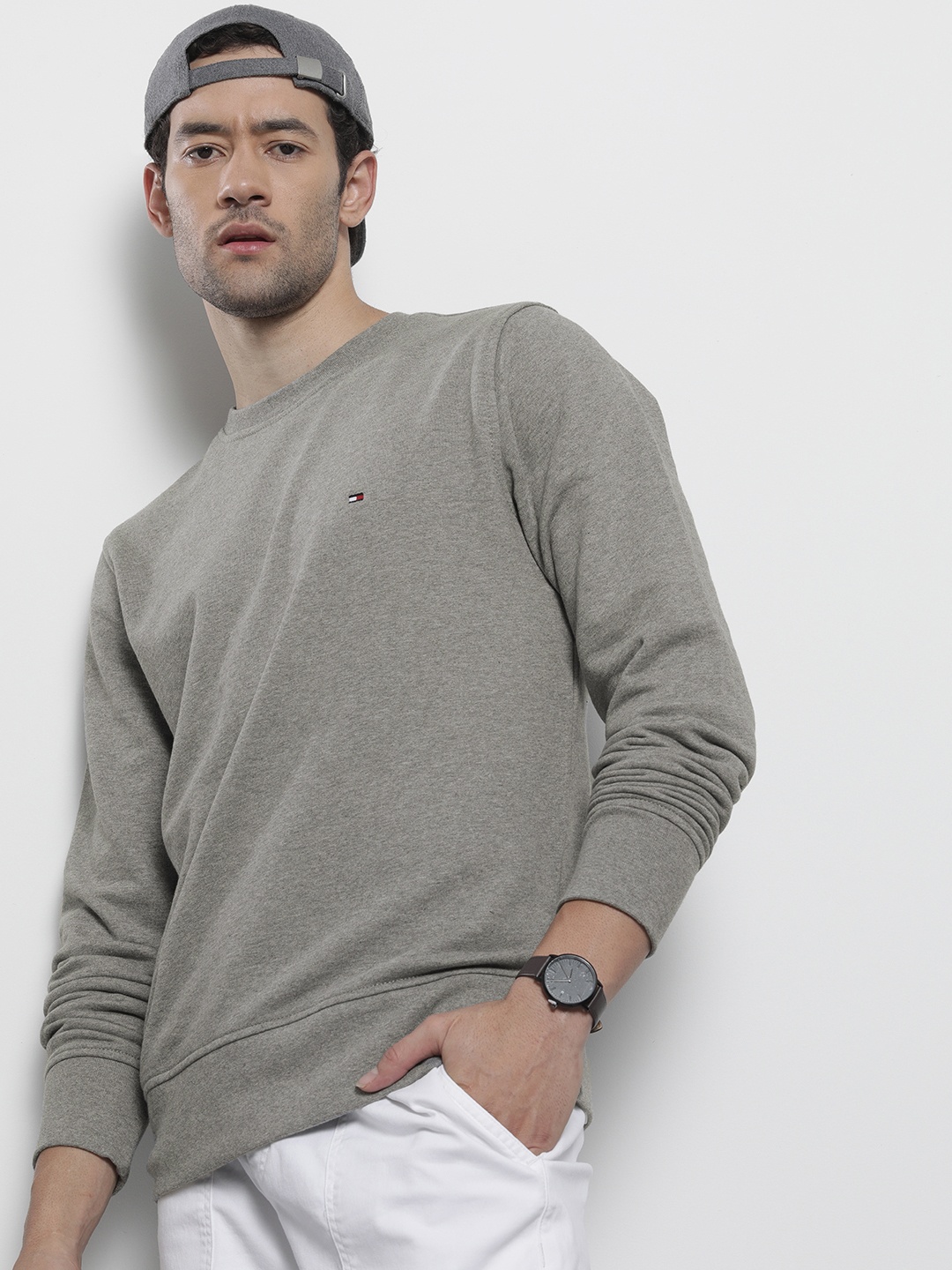 

Tommy Hilfiger Men Grey Organic Cotton Sweatshirt