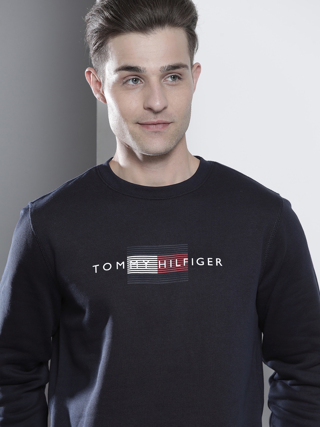

Tommy Hilfiger Men Navy Blue Brand Logo Printed Applique Round Neck Sweatshirt