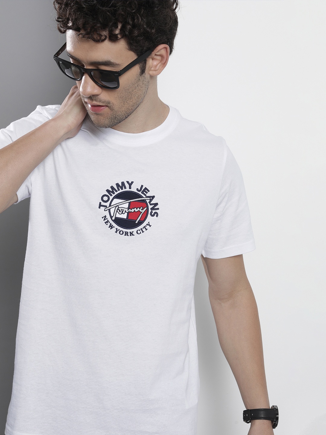 

Tommy Hilfiger Men White Embroidered T-shirt