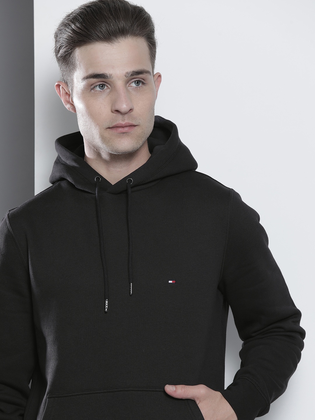 

Tommy Hilfiger Men Black Solid BASIC FLAG Hooded Sweatshirt