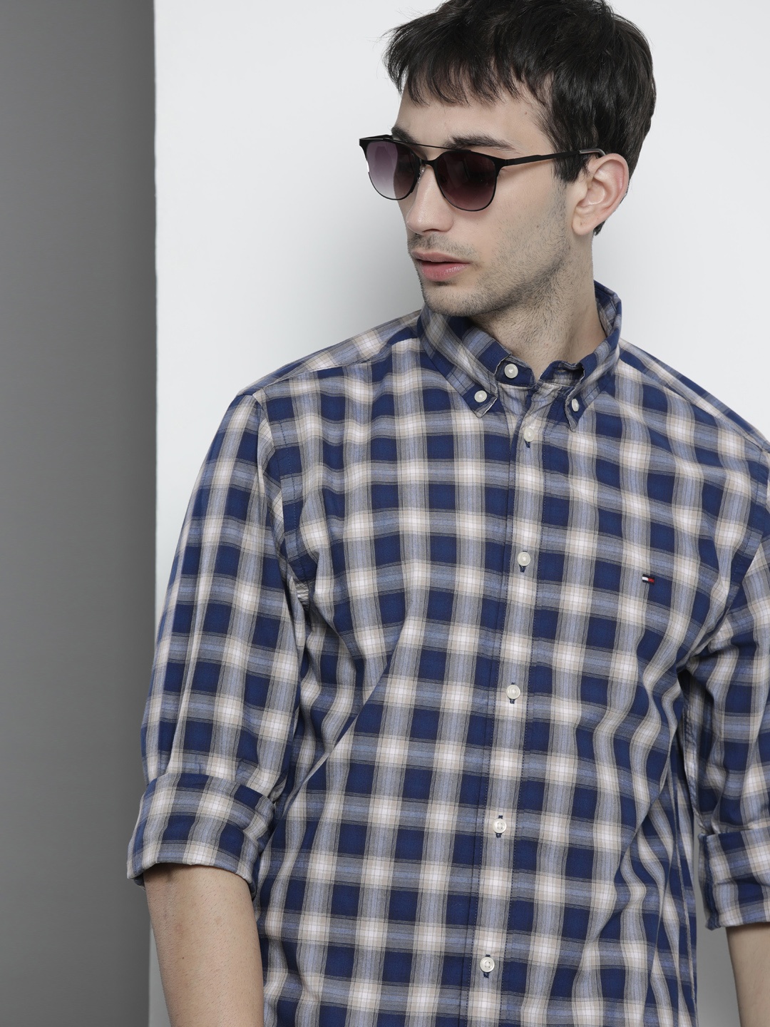 

Tommy Hilfiger Men Navy Blue & Beige Checked Casual Shirt