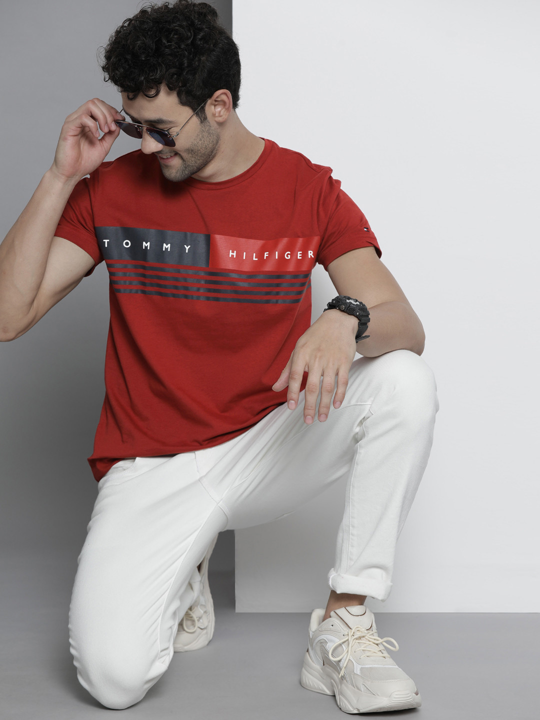 

Tommy Hilfiger Men Red Striped Organic Cotton T-shirt