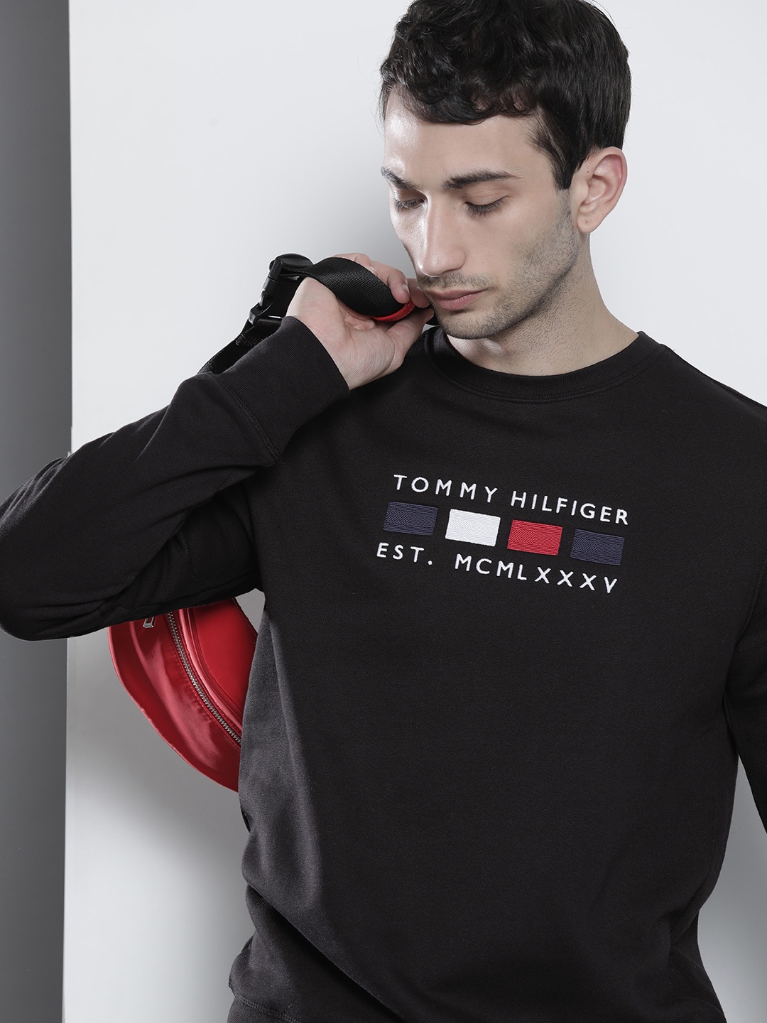 

Tommy Hilfiger Men Black Brand Logo Embroidered Round Neck Sweatshirt