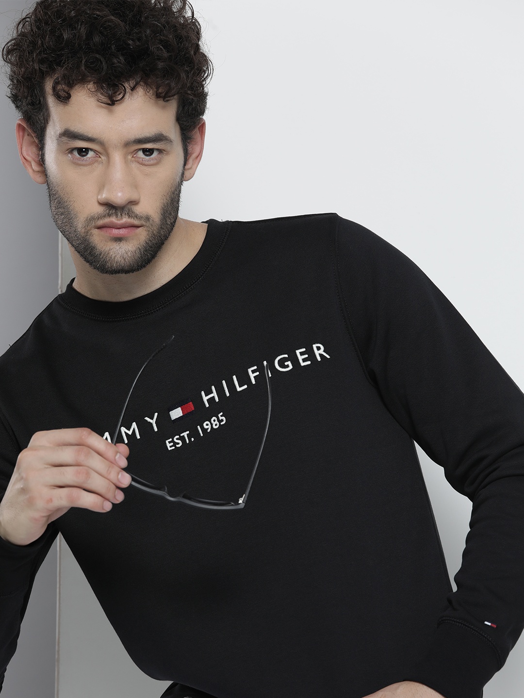 

Tommy Hilfiger Men Black Embroidered Sweatshirt