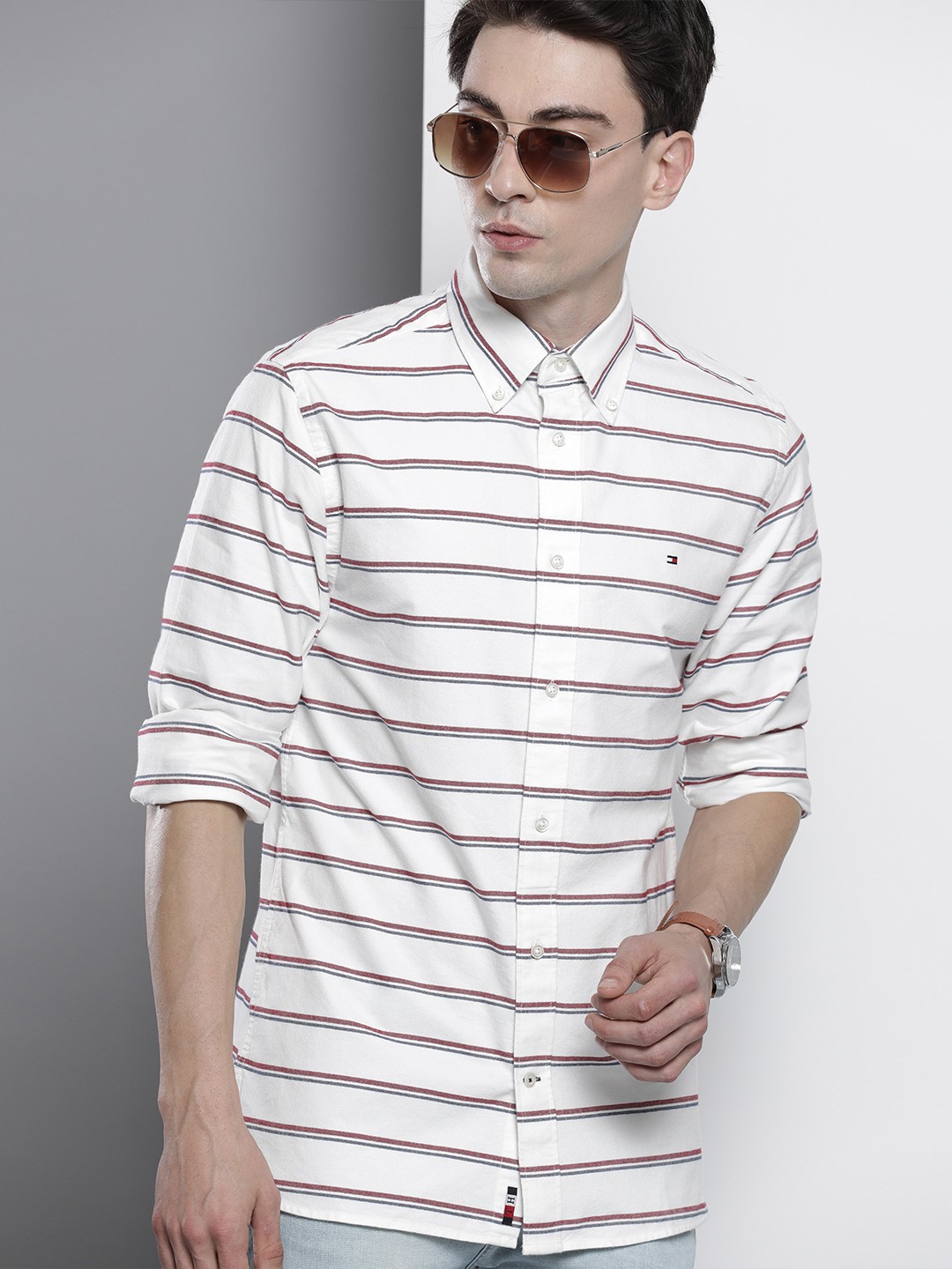 

Tommy Hilfiger Men White Striped Opaque Striped Casual Shirt