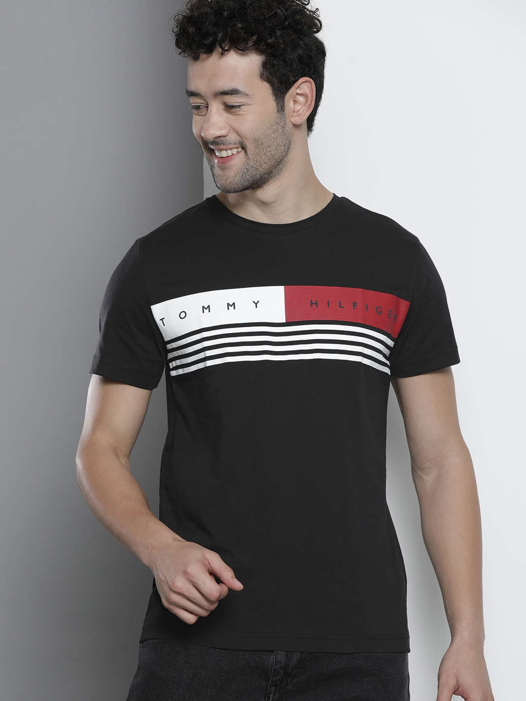 

Tommy Hilfiger Men Black White Striped Organic Cotton T-shirt