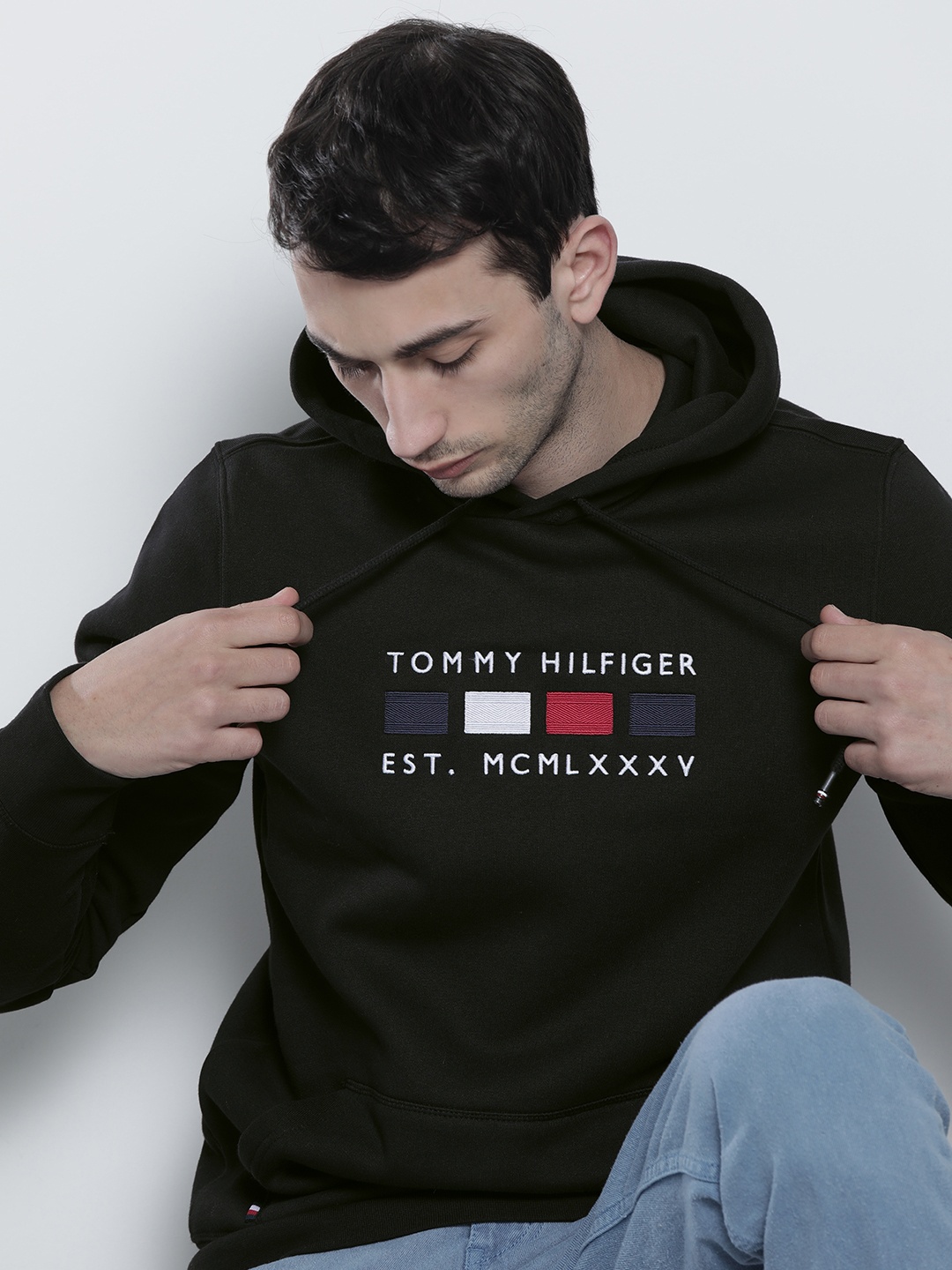

Tommy Hilfiger Men Black Brand Logo Embroidered Hooded Sweatshirt