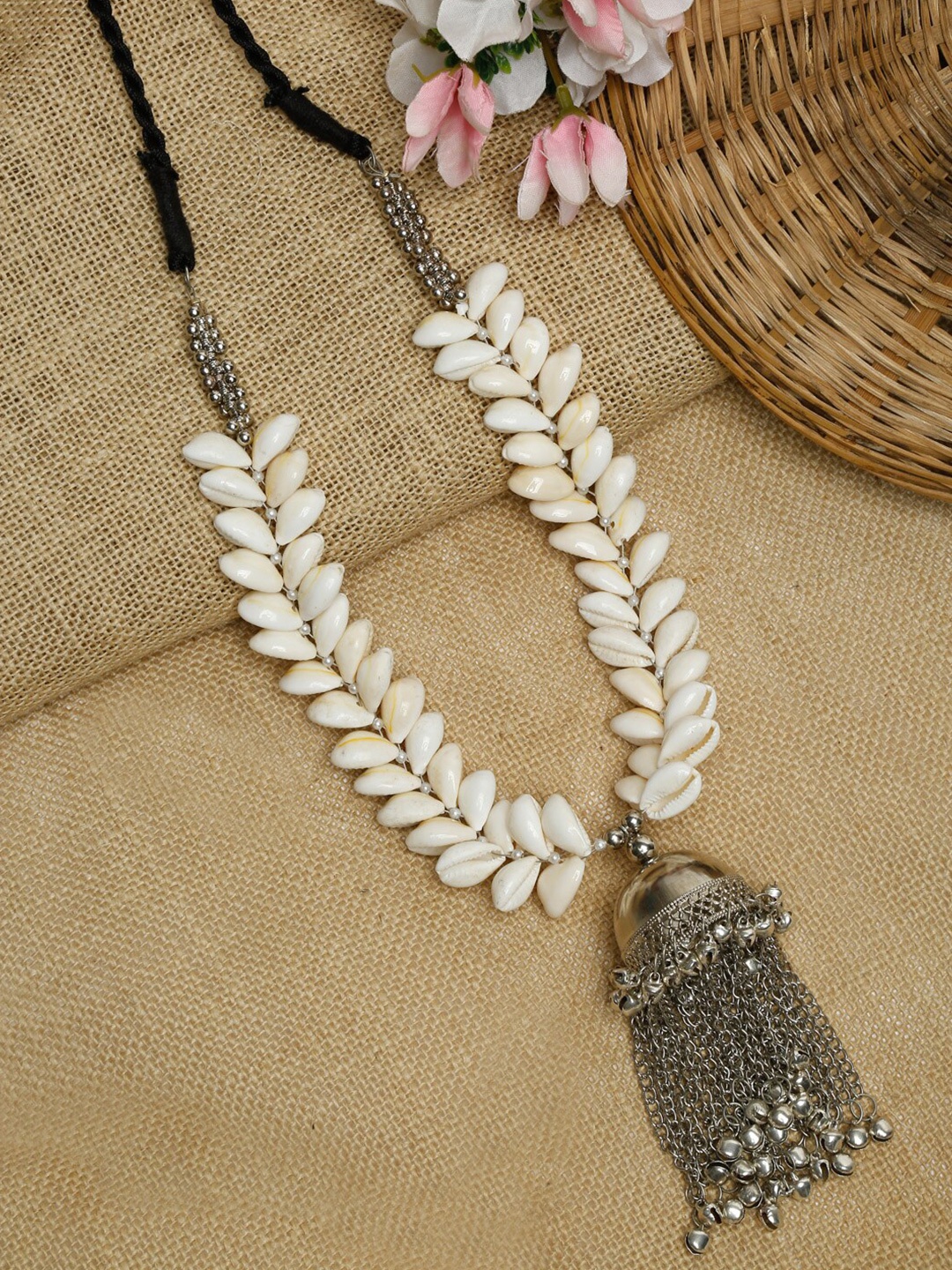 

NEUDIS Women White Silver-Plated Alloy Handcrafted Tribal Seashell Necklace
