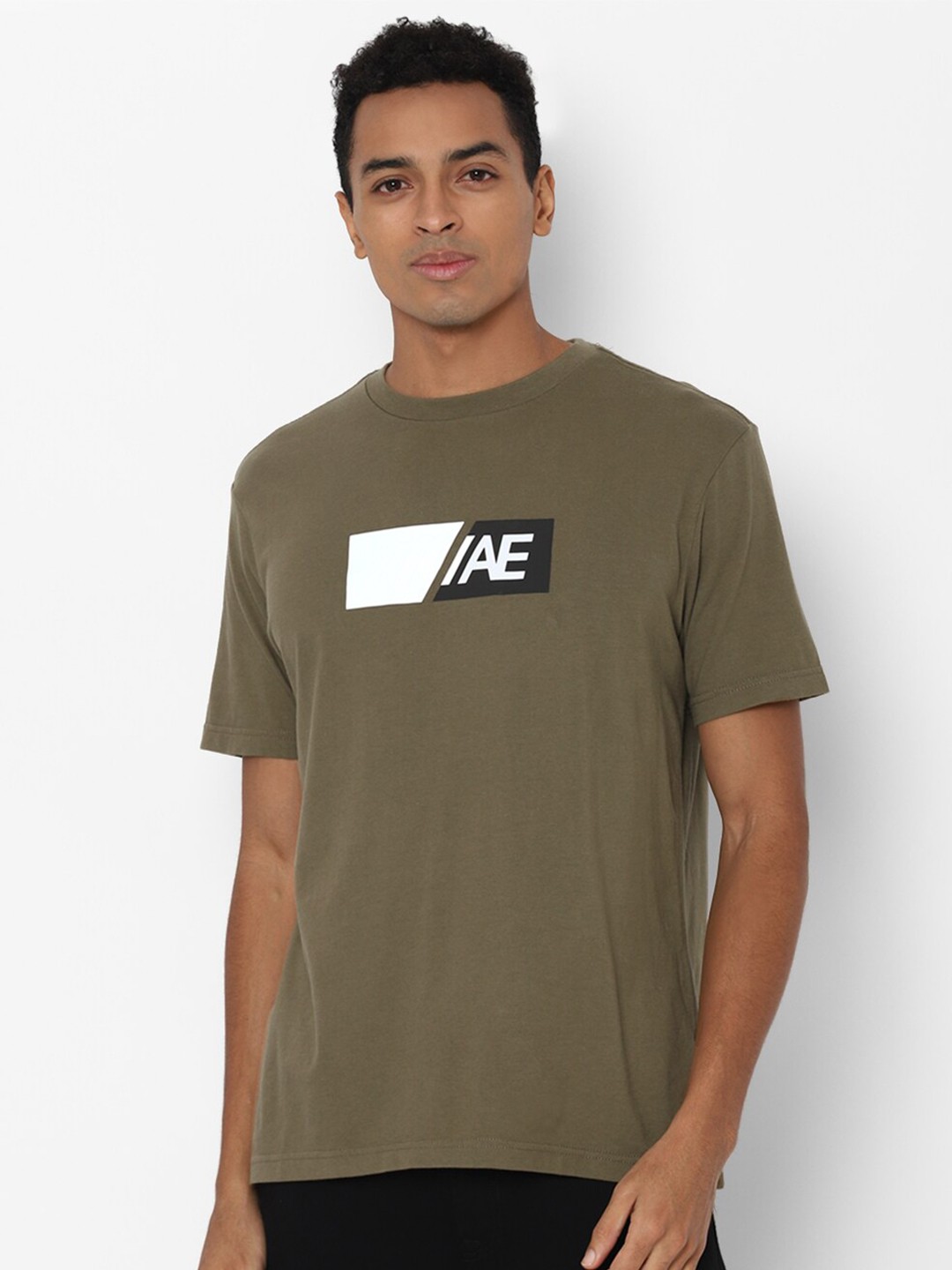 

AMERICAN EAGLE OUTFITTERS Men Olive Green Typography Printed Cotton Pure Cotton T-shirt