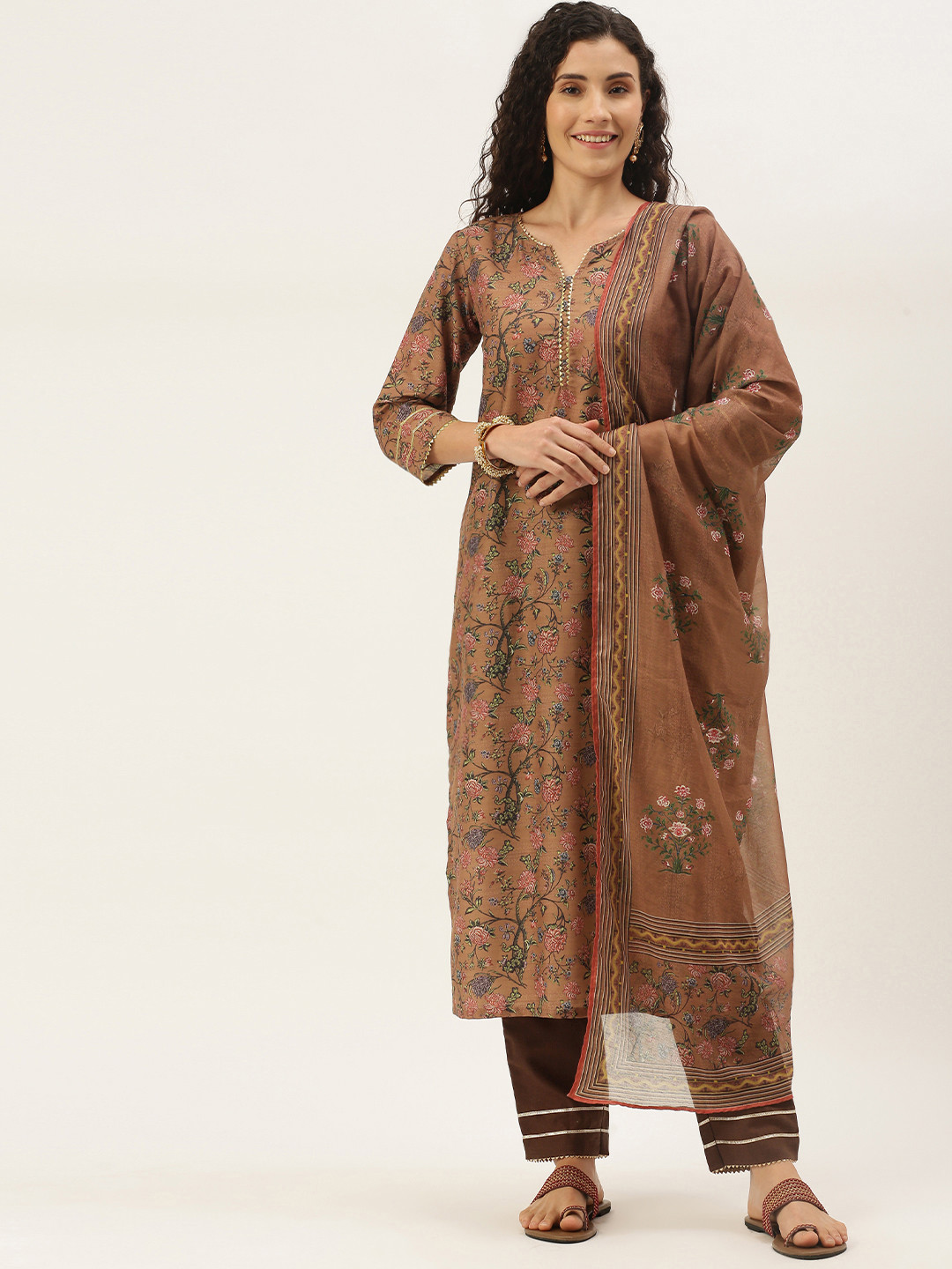 

shiloh Women Brown & Red Floral Printed Gotta Patti Kurta with Trousers & Dupatta