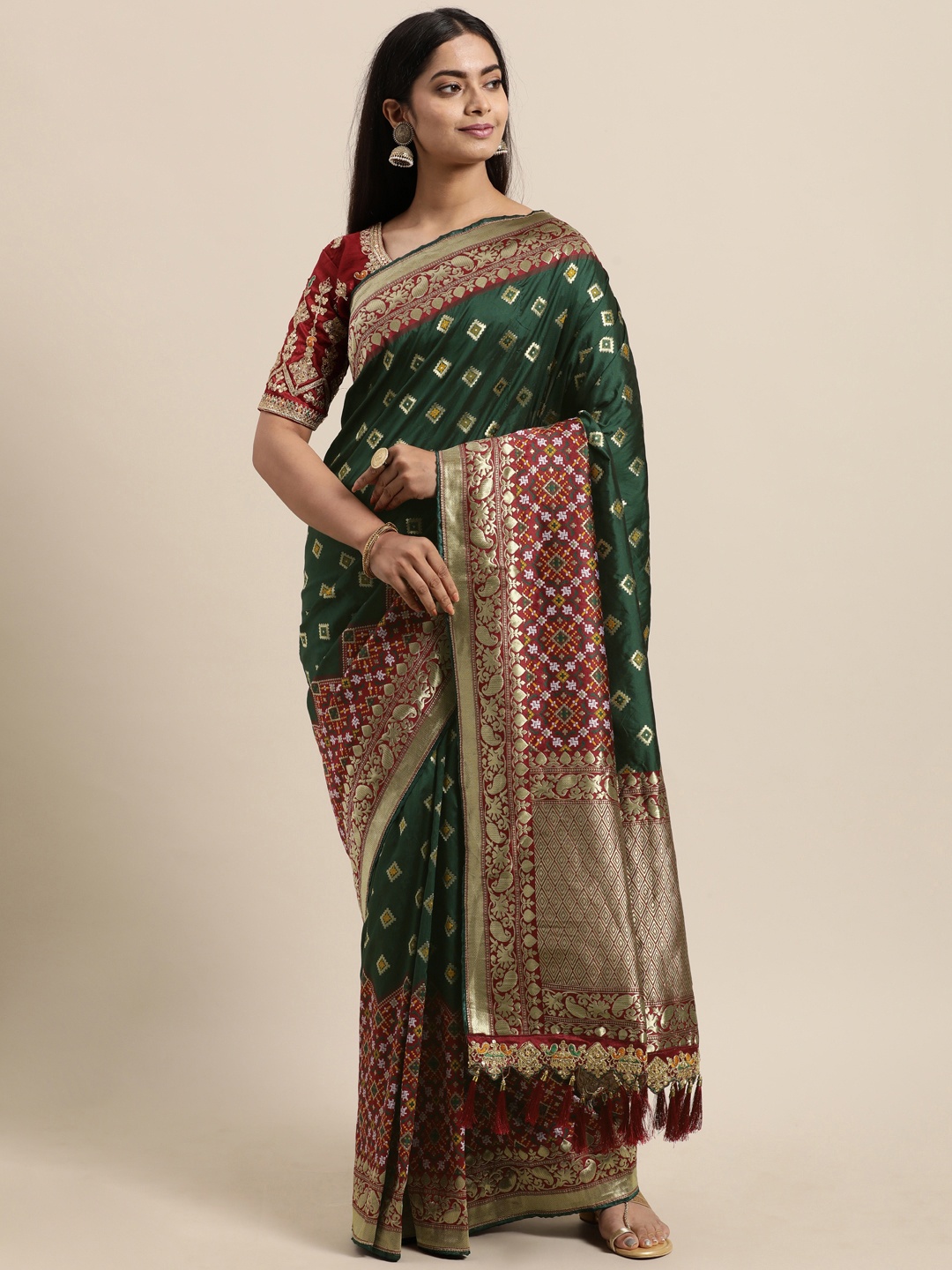 

Mitera Green & Gold-Toned Ethnic Motifs Zari Poly Silk Kanjeevaram Saree