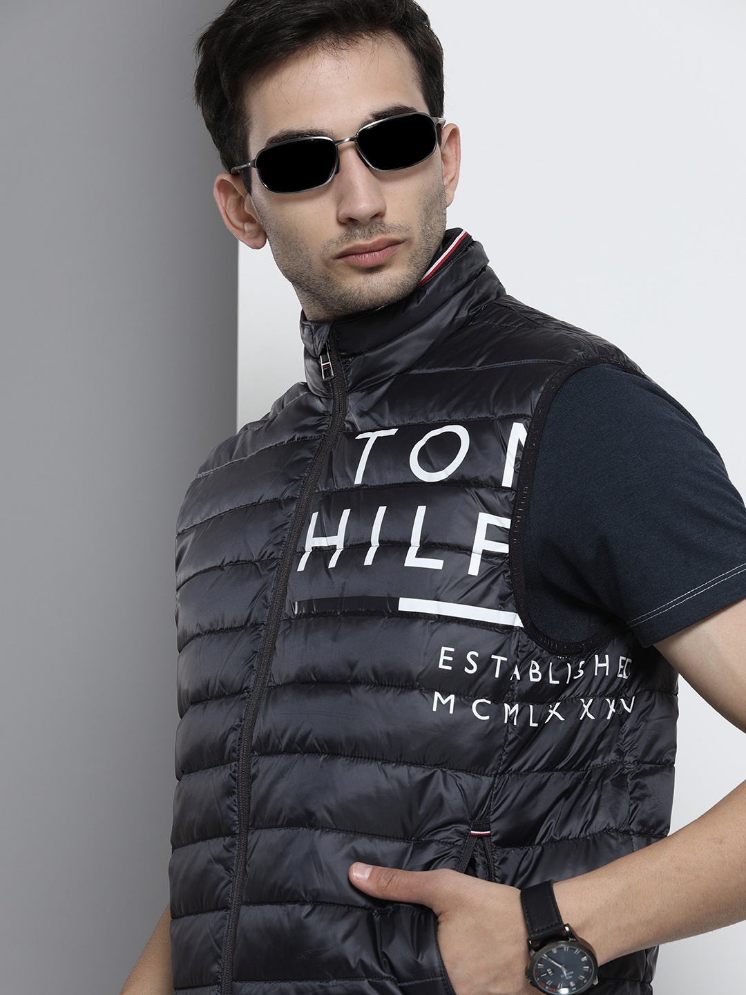 

Tommy Hilfiger Men Navy Blue Padded Jacket