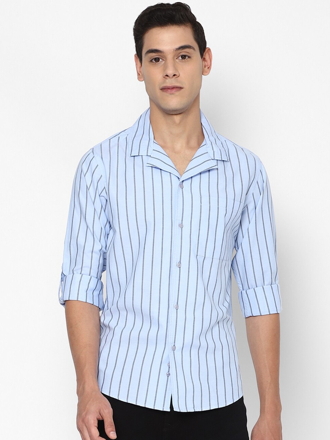 

FOREVER 21 Men Blue Classic Opaque Vertical Striped Cotton Casual Shirt