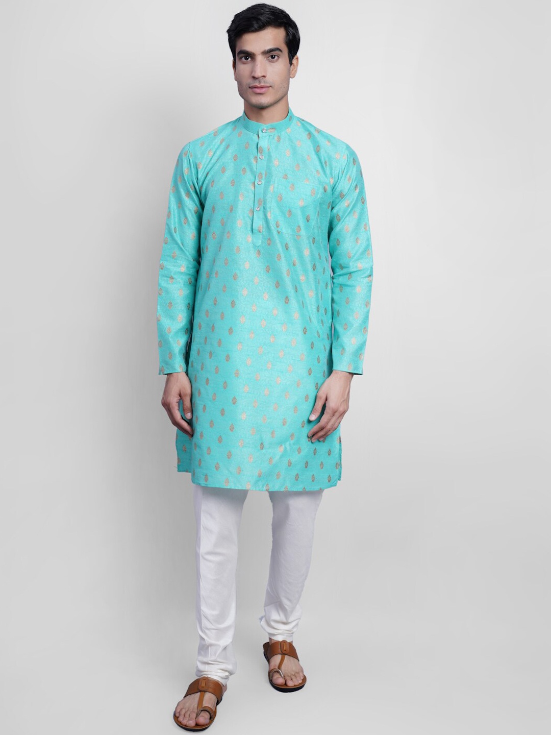 

Wintage Men Blue Printed Regular Kurta with Churidar