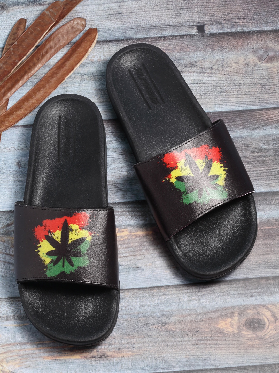 

Solethreads Men Black & Multicoloured Sliders