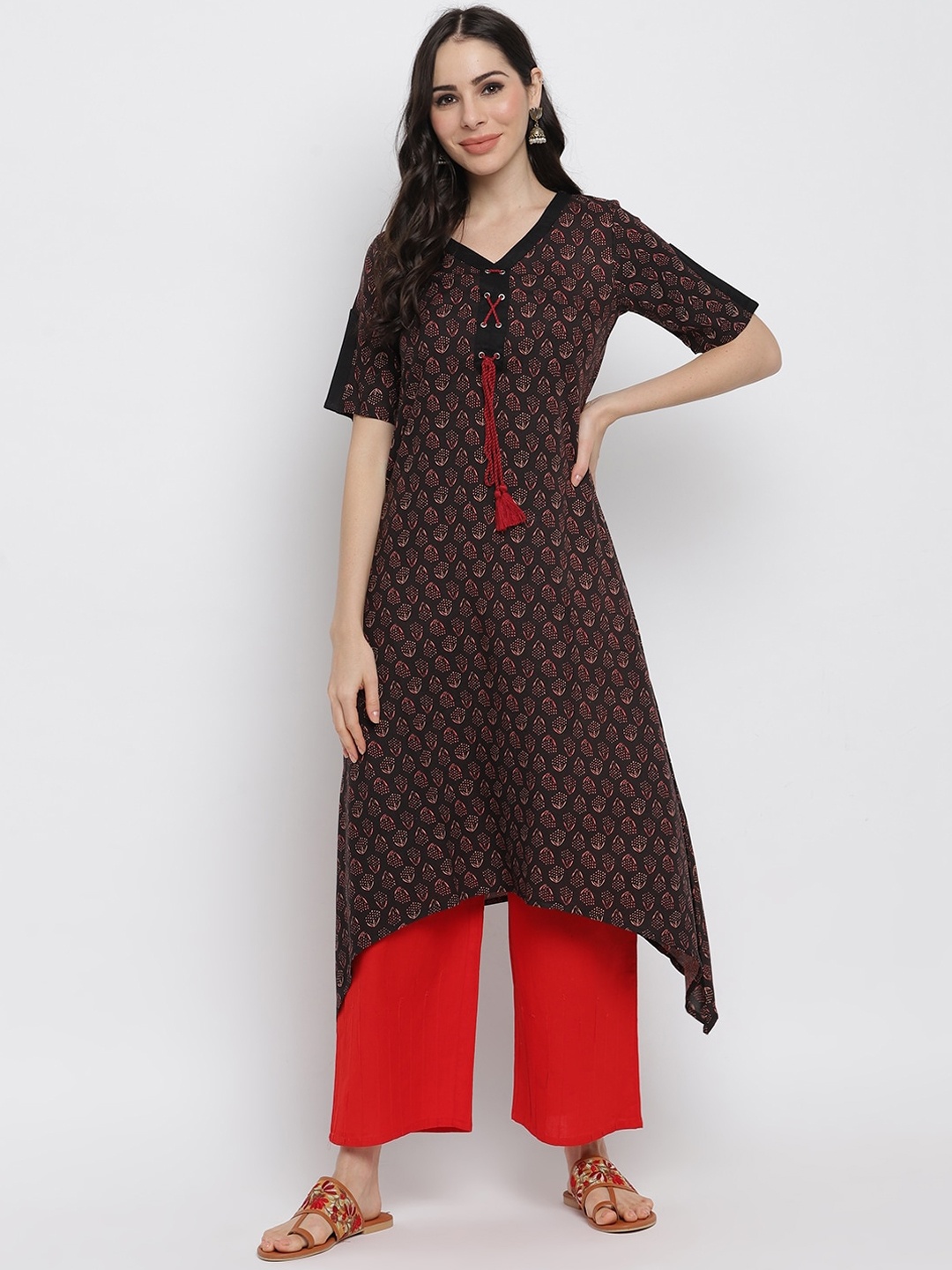 

IMARA Women Black & Red Geometric Printed Liva Kurta