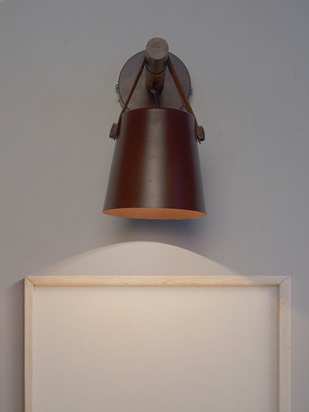 

Fos Lighting Brown Classic Country Wall Lamp With Leather Belt