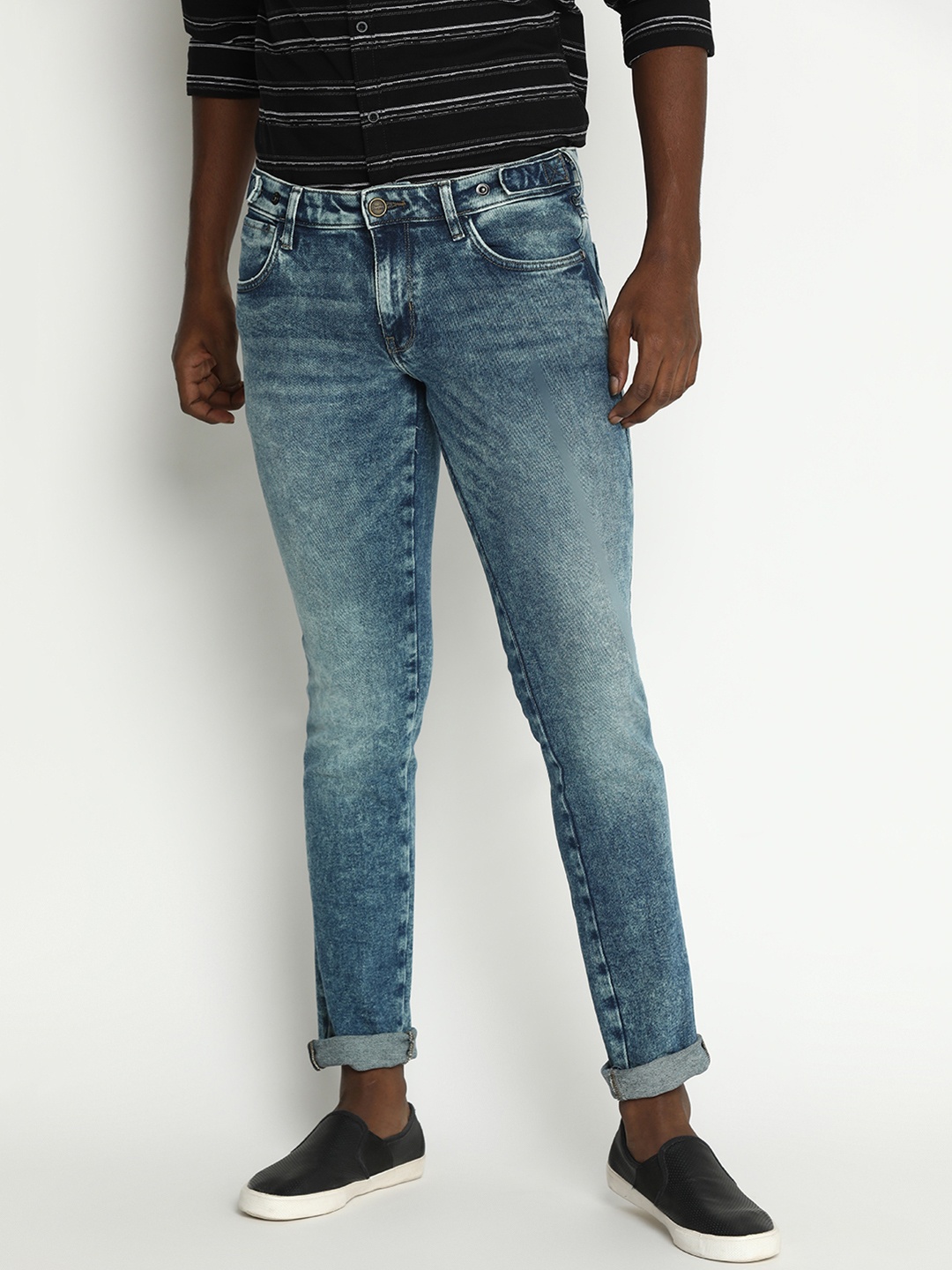 

Wrangler Men Blue Slim Fit Heavy Fade Stretchable Jeans
