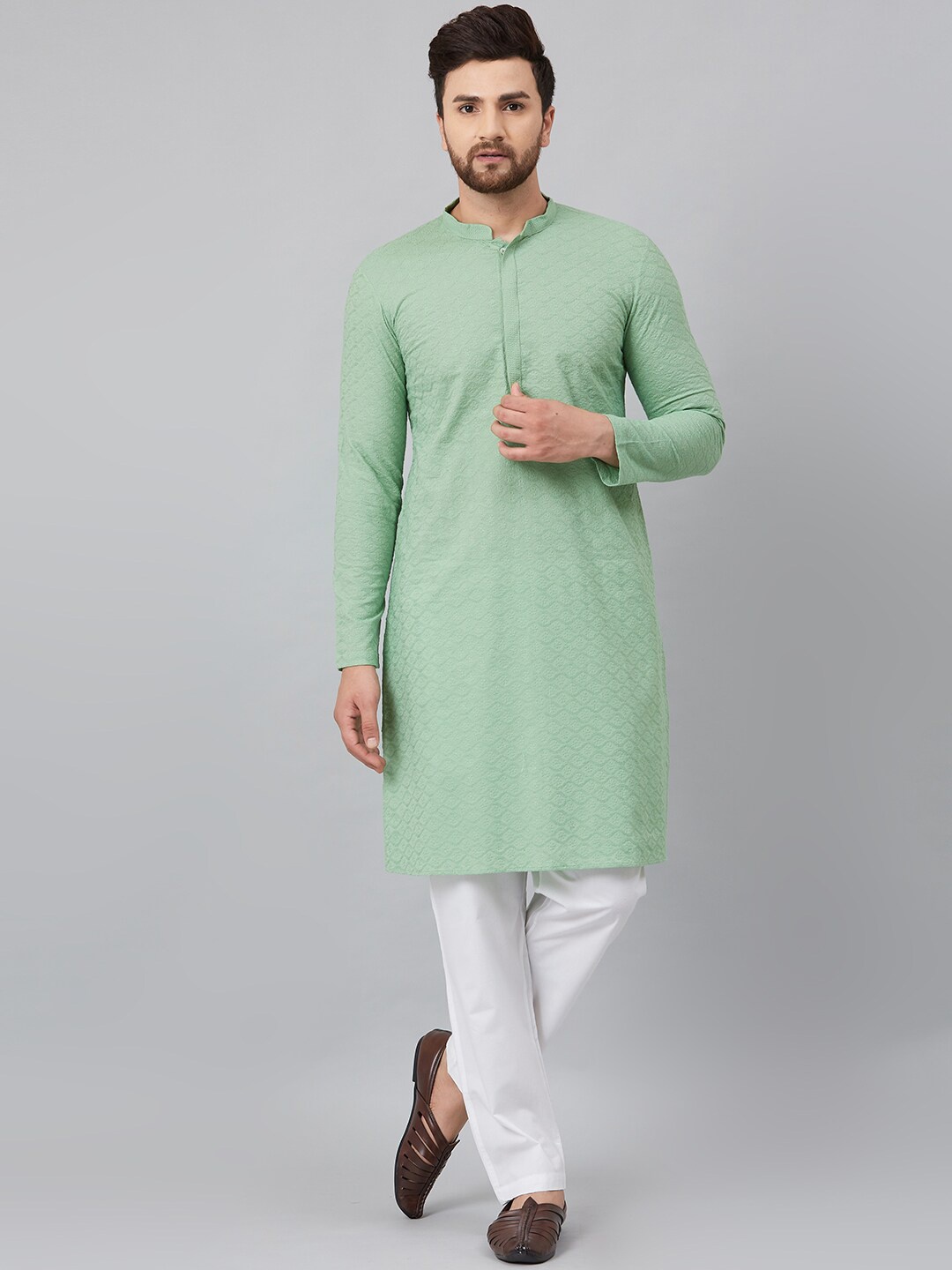 

See Designs Men Green Embroidered Regular Chikankari Pure Cotton Kurta with Pyjamas