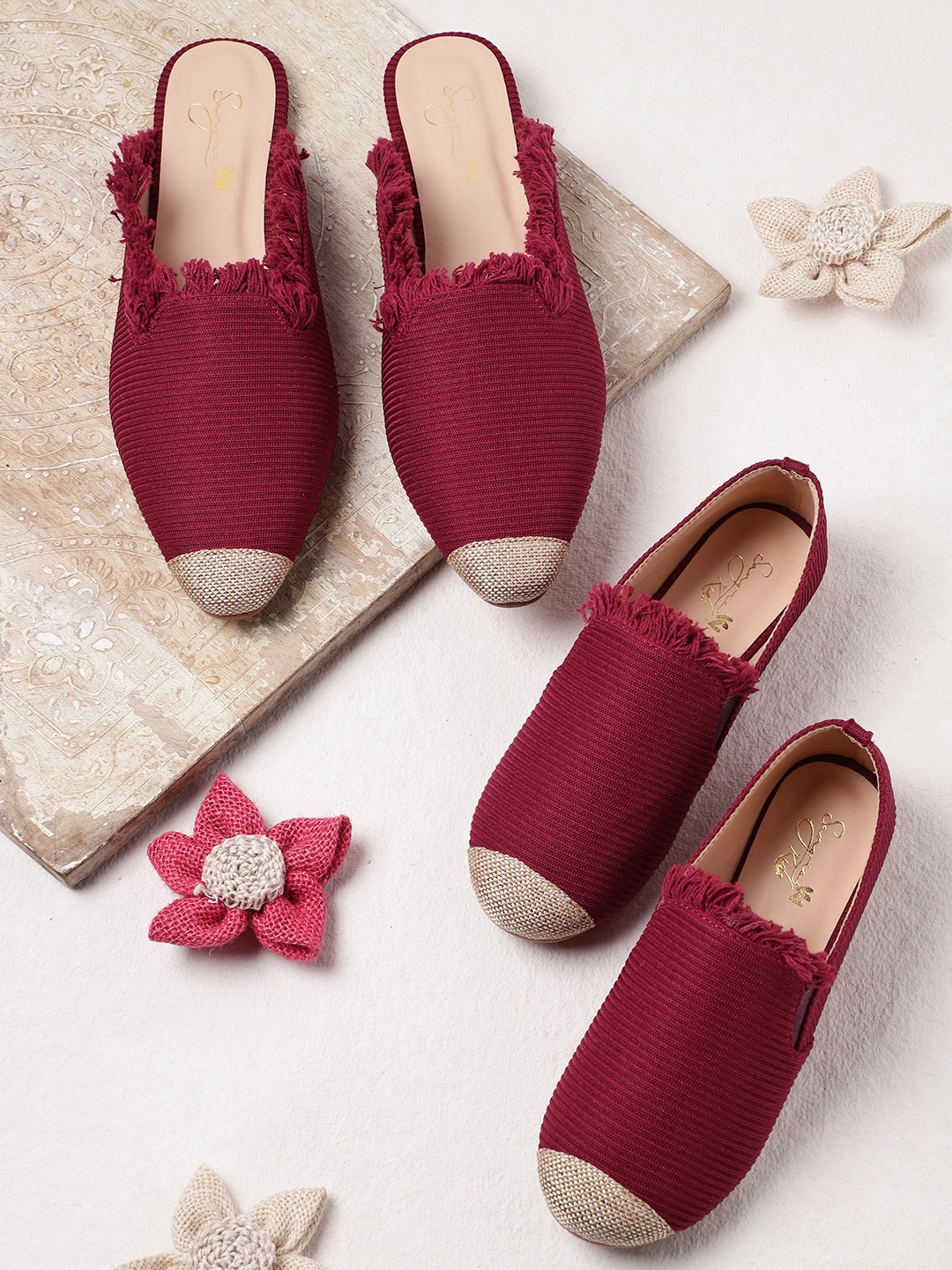 

Sangria Girls Maroon & Cream-Coloured Woven Design Ballerinas