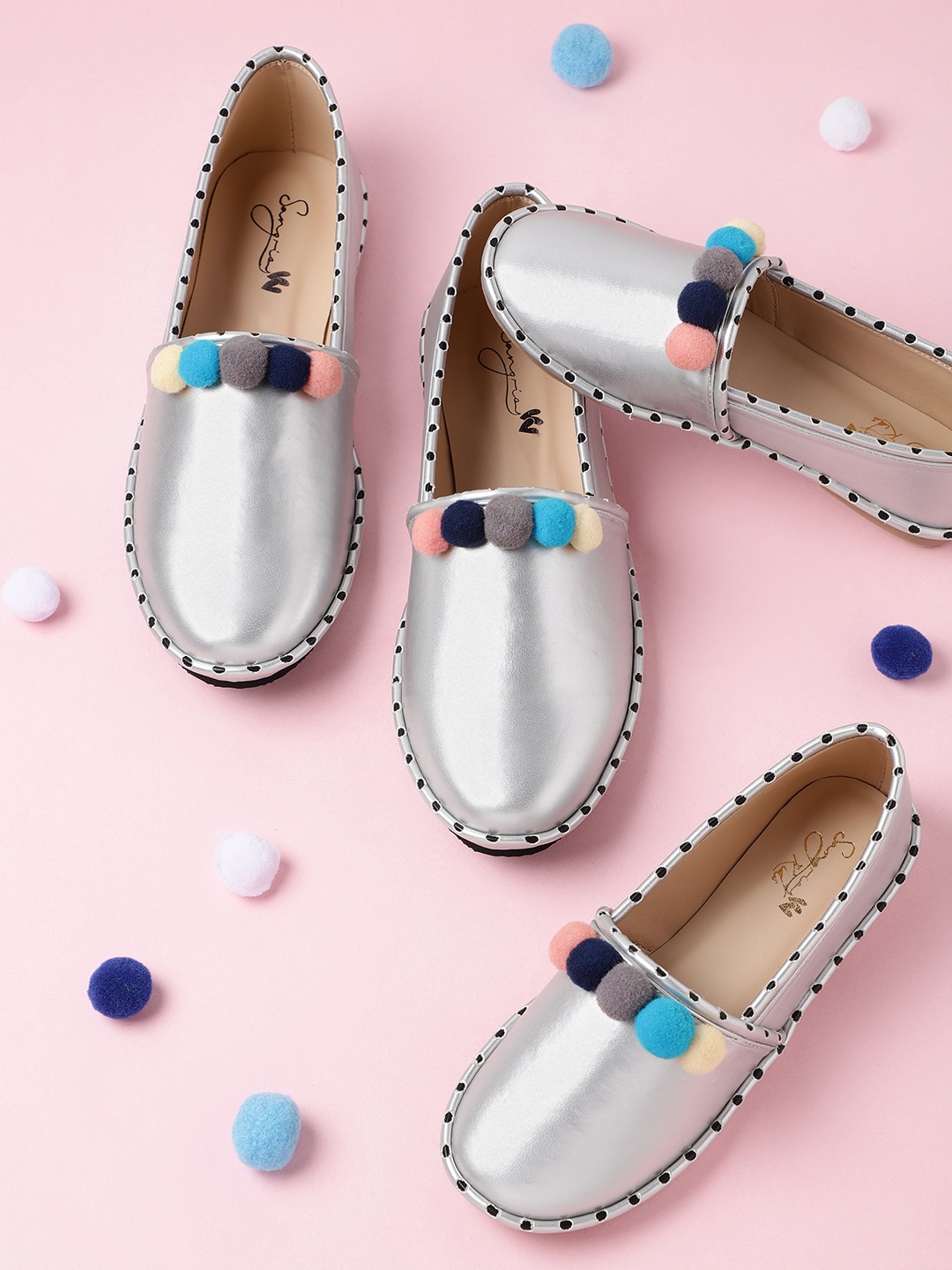 

Sangria Girls Silver-Toned & Blue Solid Pom-Pom Detail Slip-Ons