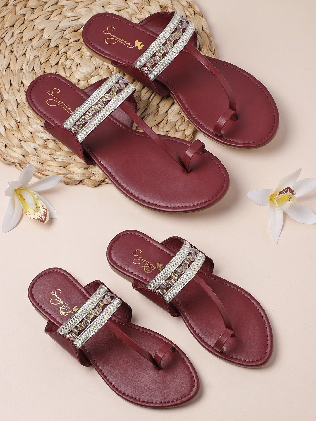 

Sangria Girls Maroon & Beige Woven Design One Toe Flats