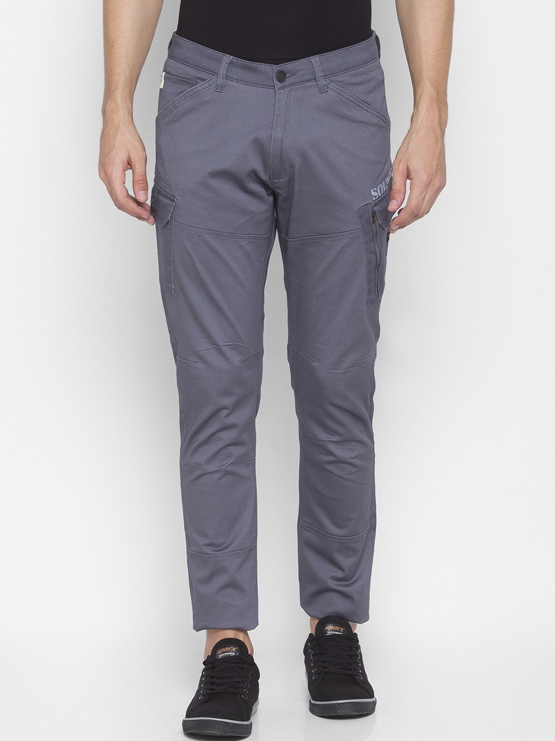 

SPYKAR Men Grey Pure Cotton Cargos Trousers