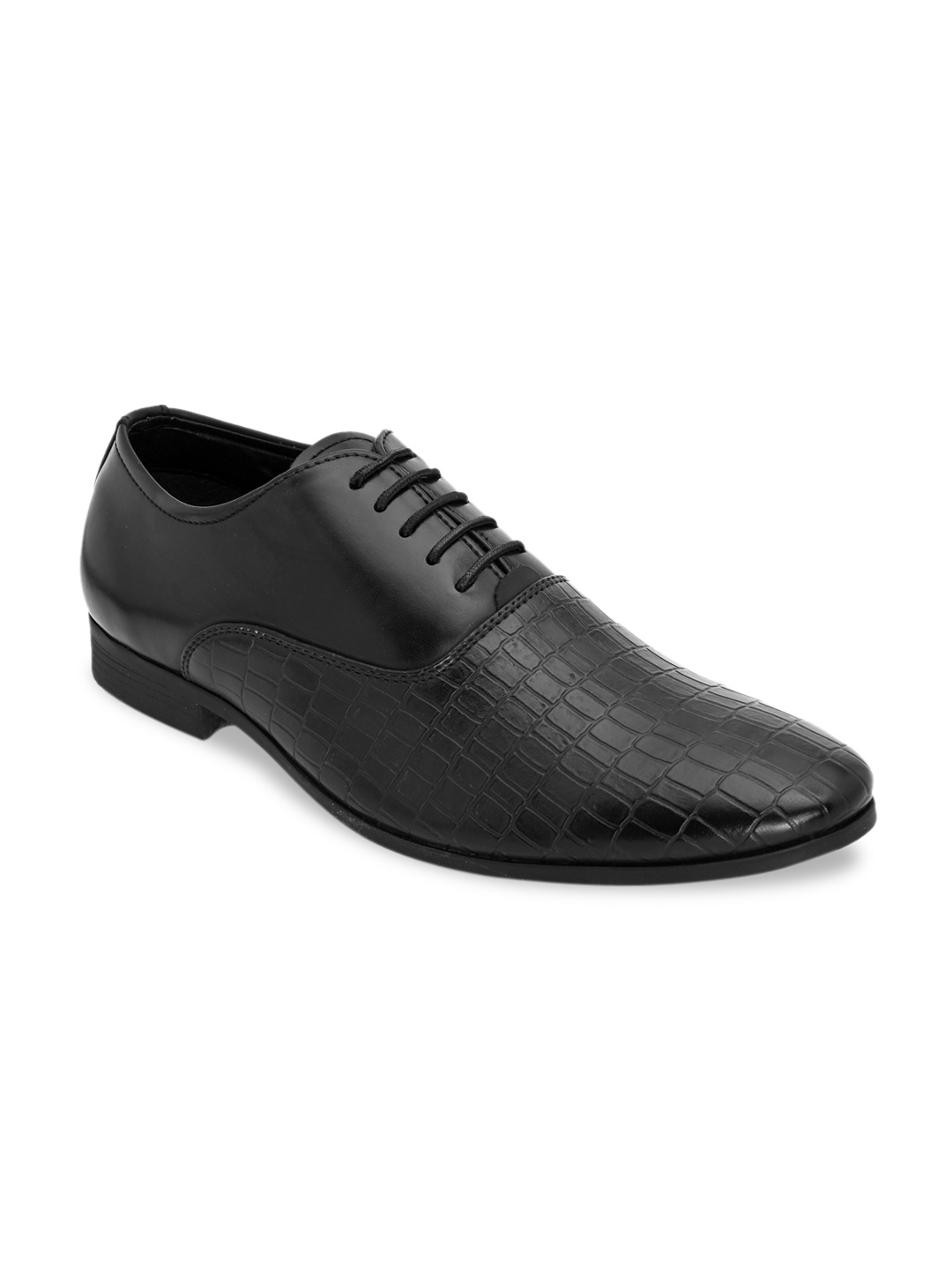 

San Frissco Men Black Textured Formal Oxfords