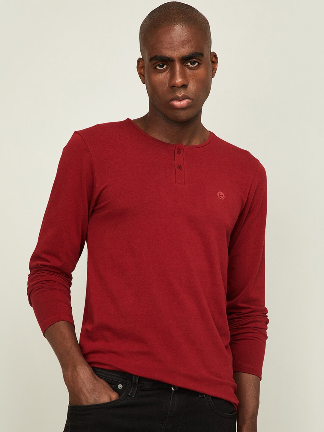 

Bossini Men Burgundy Henley Neck T-shirt