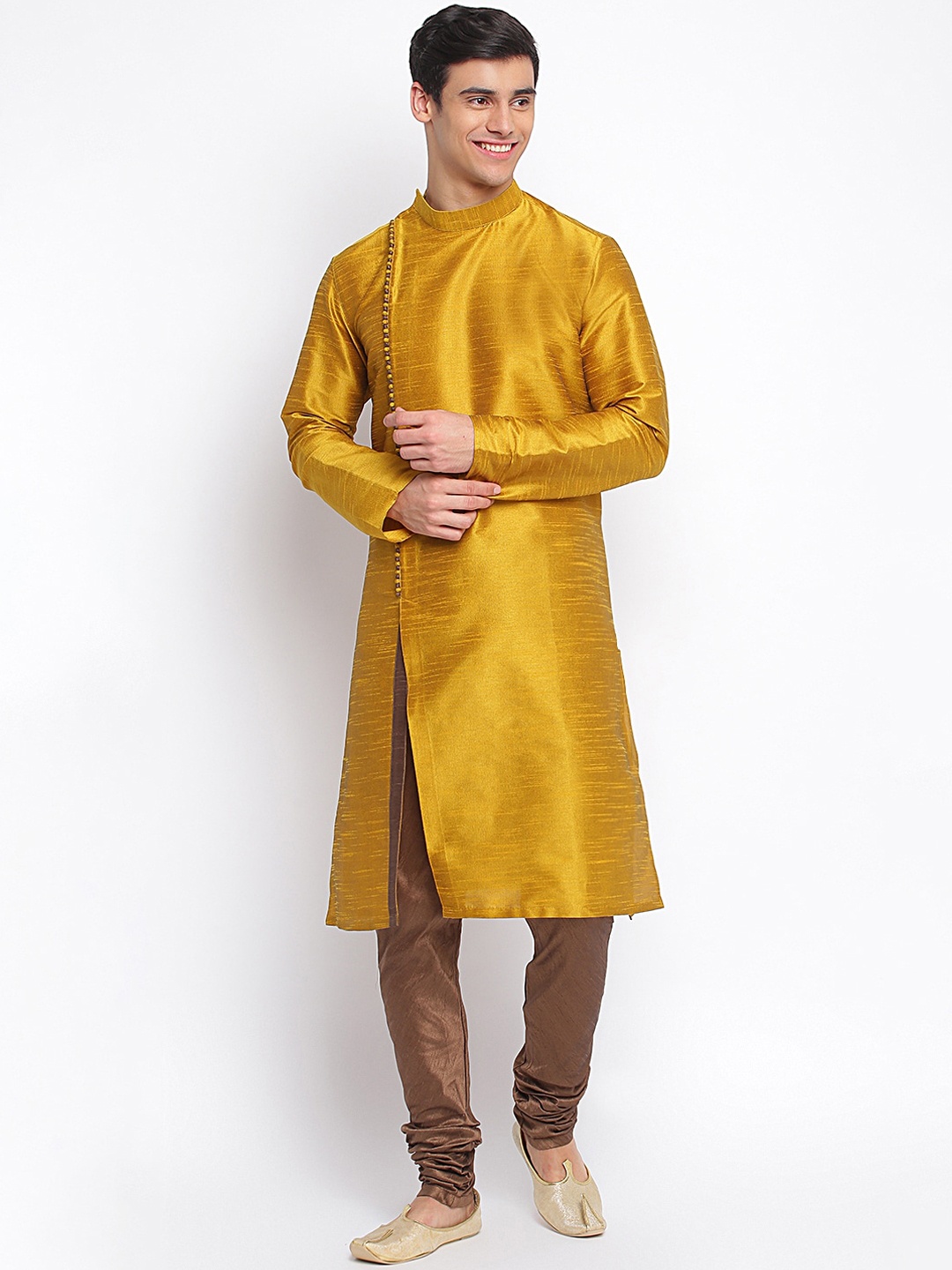 

Sanwara Men Gold-Toned Regular Kurta with Churidar