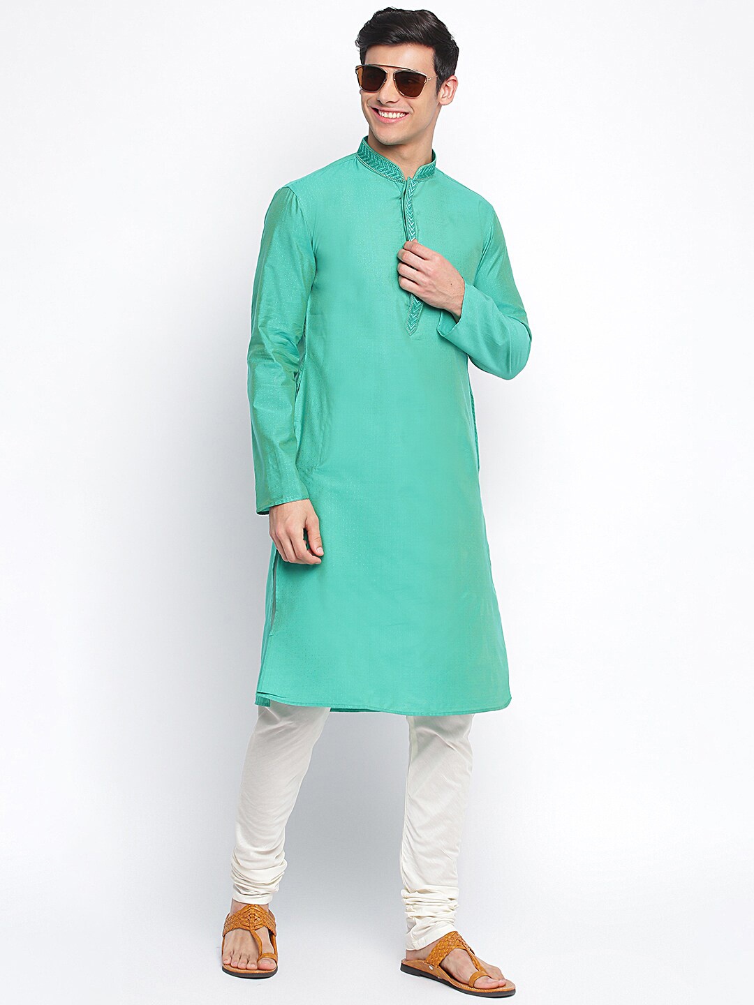 

Sanwara Men Green Regular Kurta with Churidar