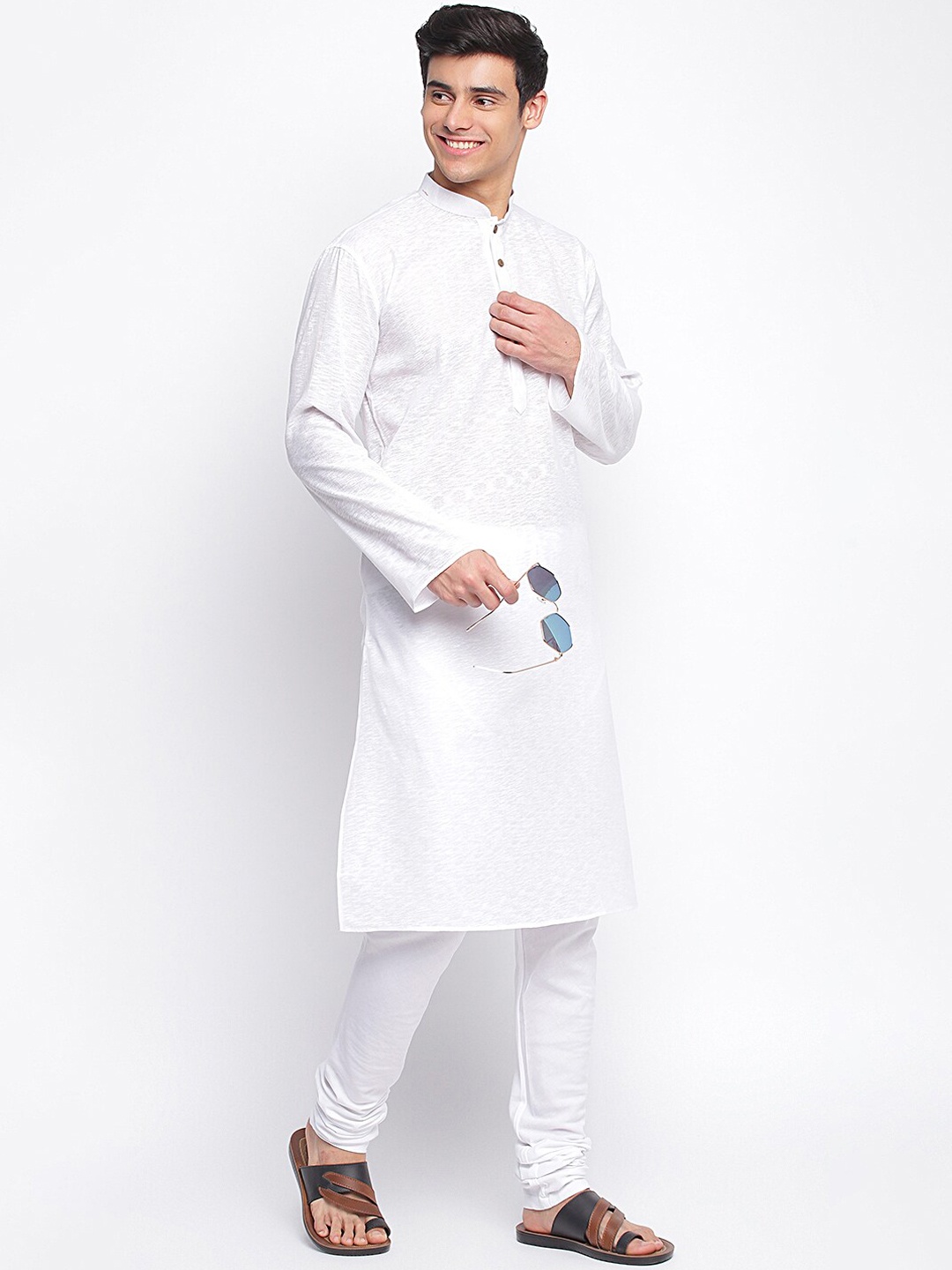 

Sanwara Men White Regular Cotton Kurta with Churidar